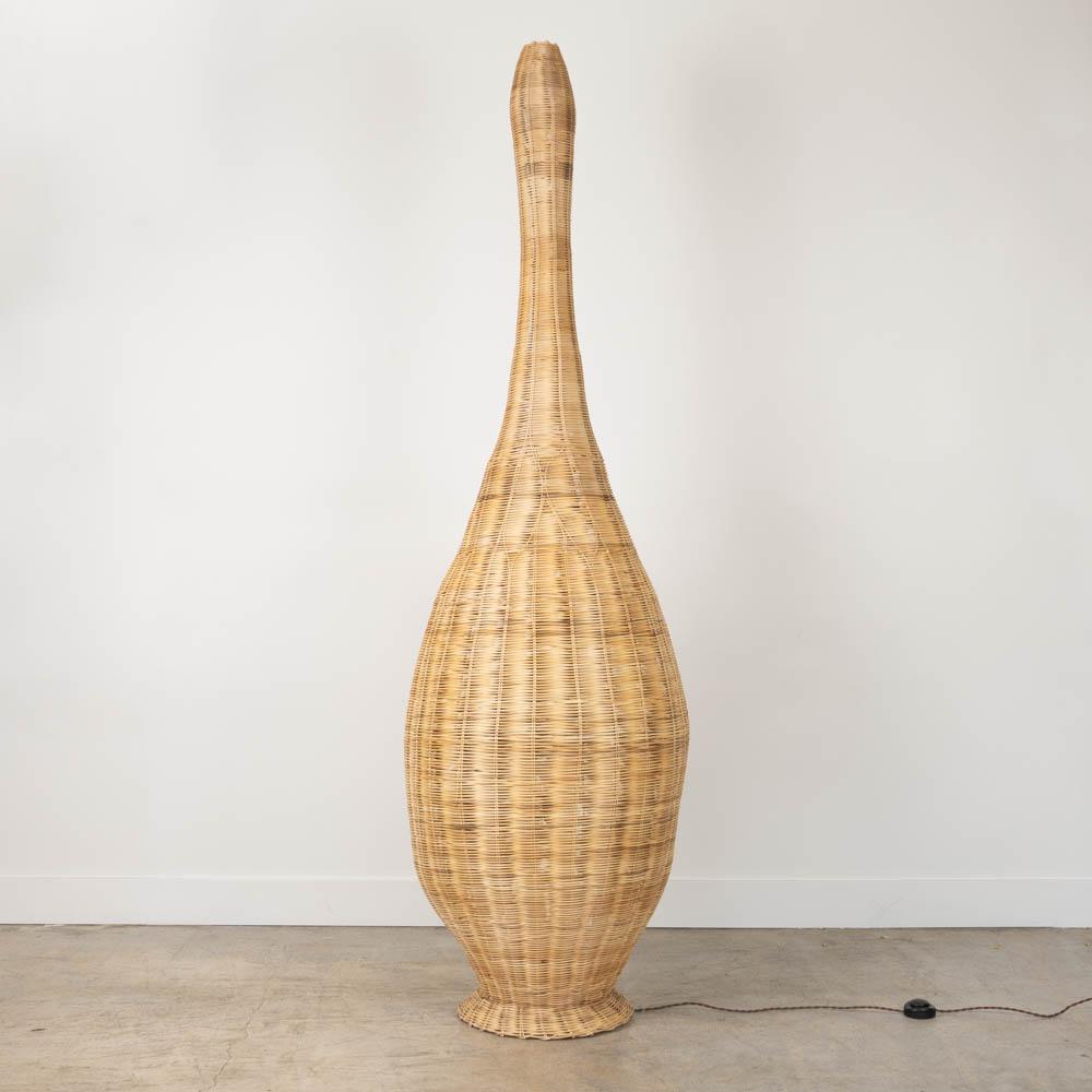 XX secolo Lampada da terra scultorea in vimini Giant 7 ft, Francia in vendita