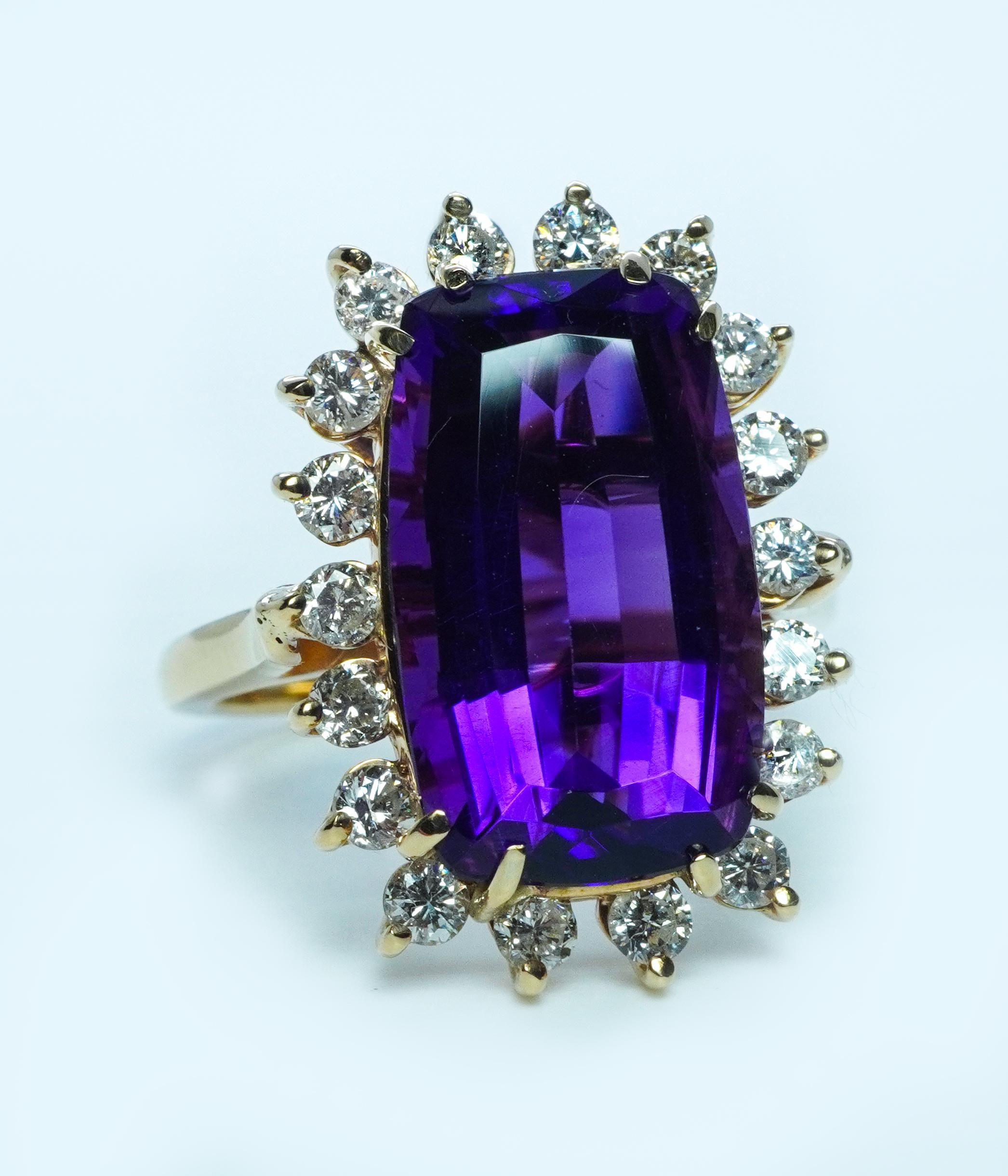 Giant African Amethyst Diamond Cocktail 14K Gold Halo Ring Fancy Cushion cut For Sale 1