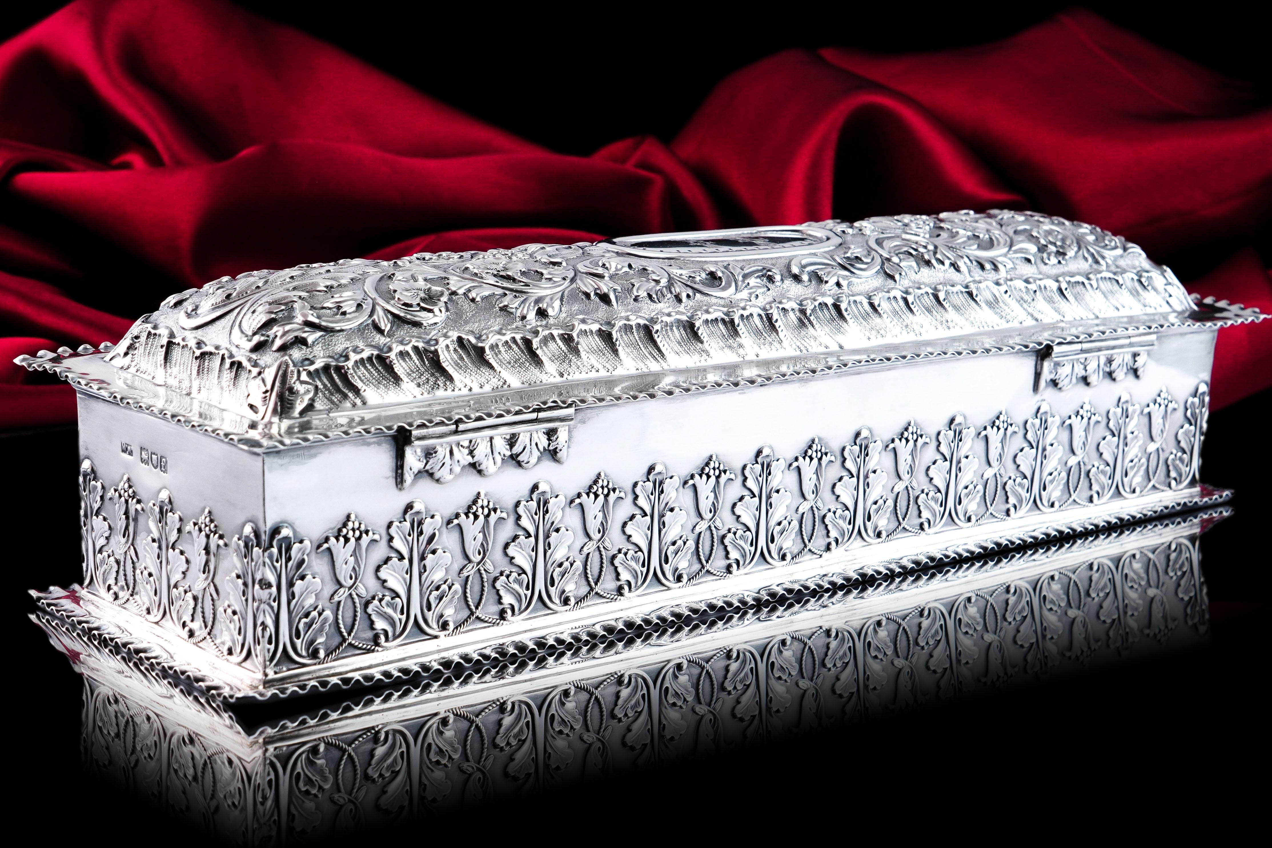 Giant Antique Edwardian Solid Silver Jewellery Box - Mappin & Webb Ltd 1901 For Sale 8
