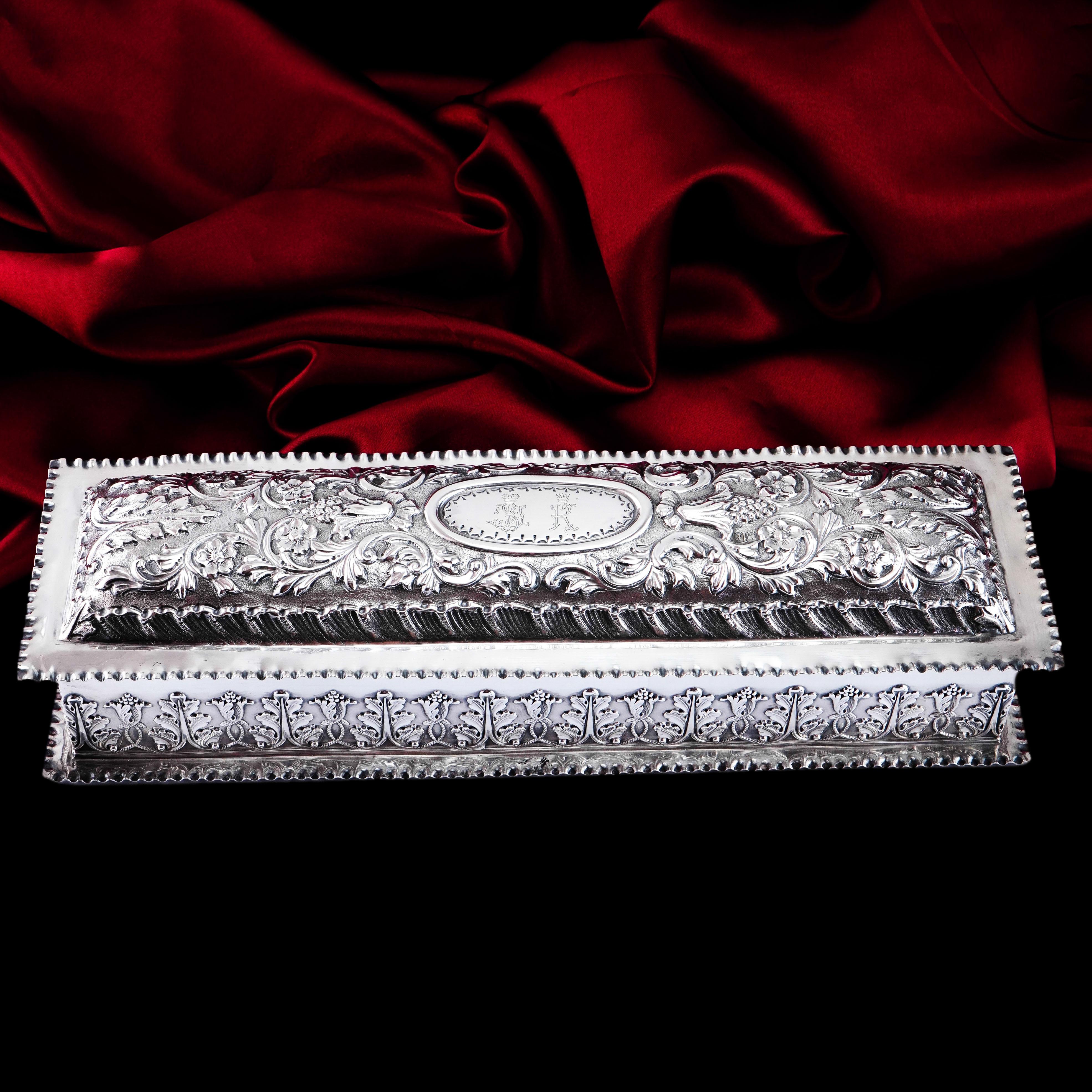 Giant Antique Edwardian Solid Silver Jewellery Box - Mappin & Webb Ltd 1901 For Sale 10