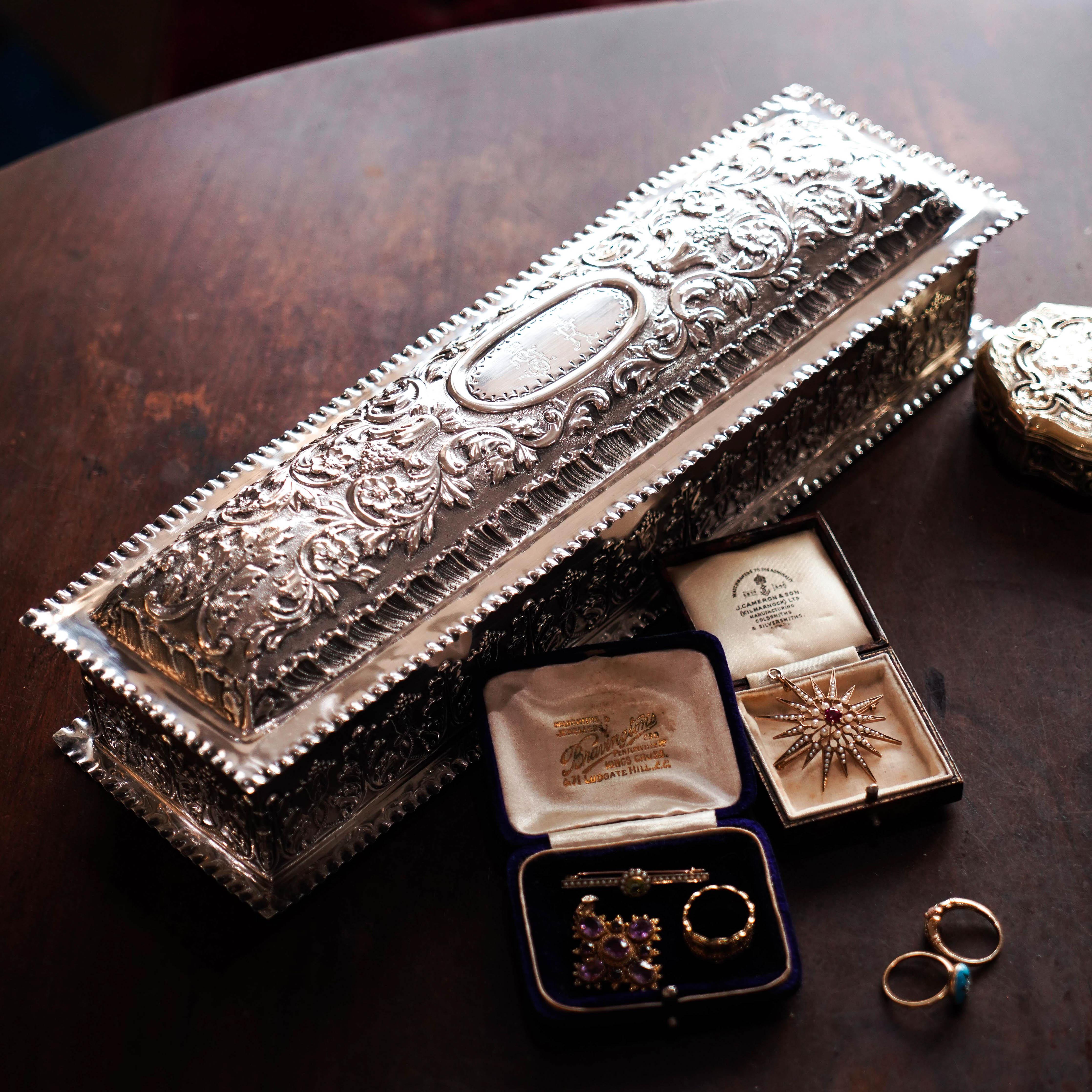Giant Antique Edwardian Solid Silver Jewellery Box - Mappin & Webb Ltd 1901 For Sale 11