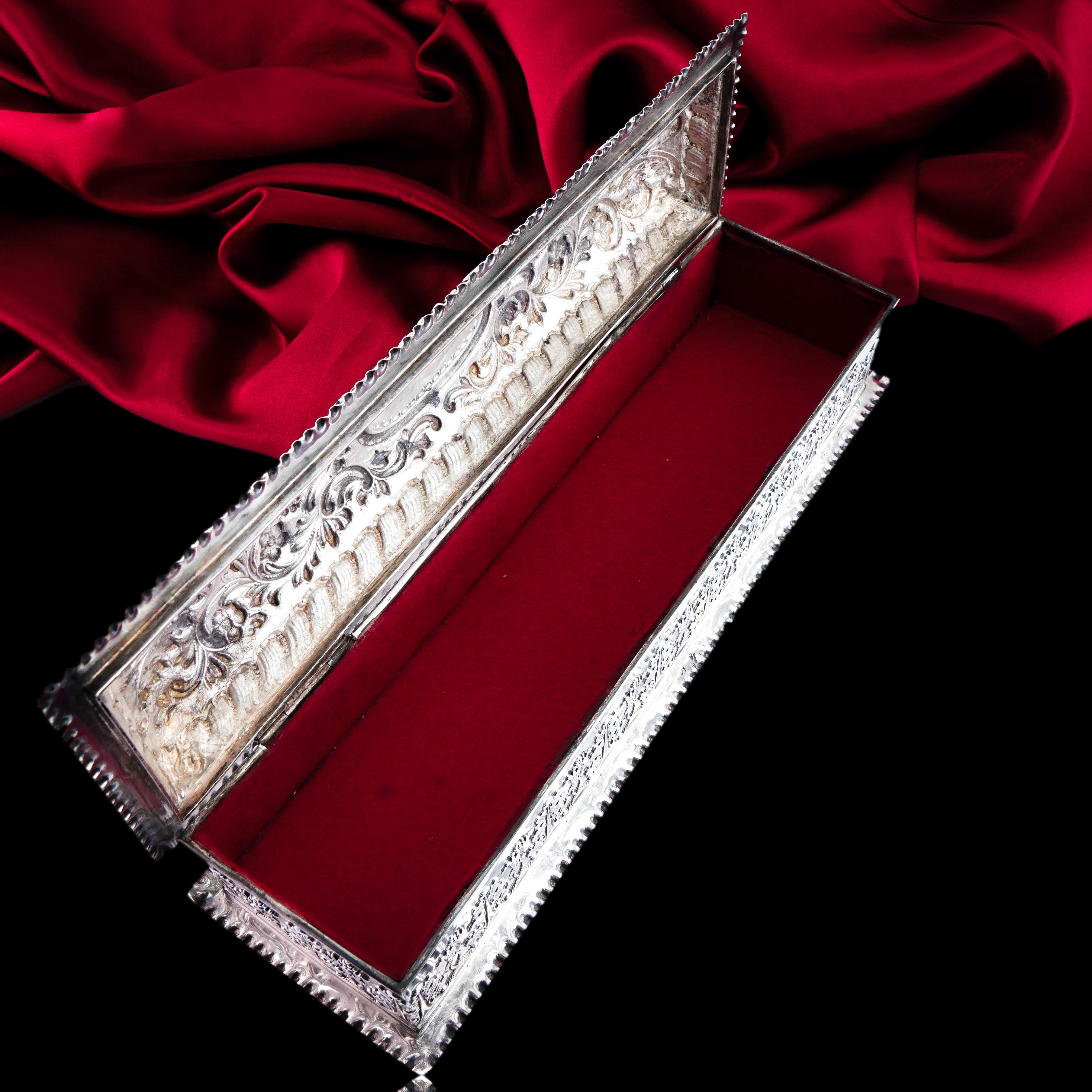 Giant Antique Edwardian Solid Silver Jewellery Box - Mappin & Webb Ltd 1901 For Sale 4