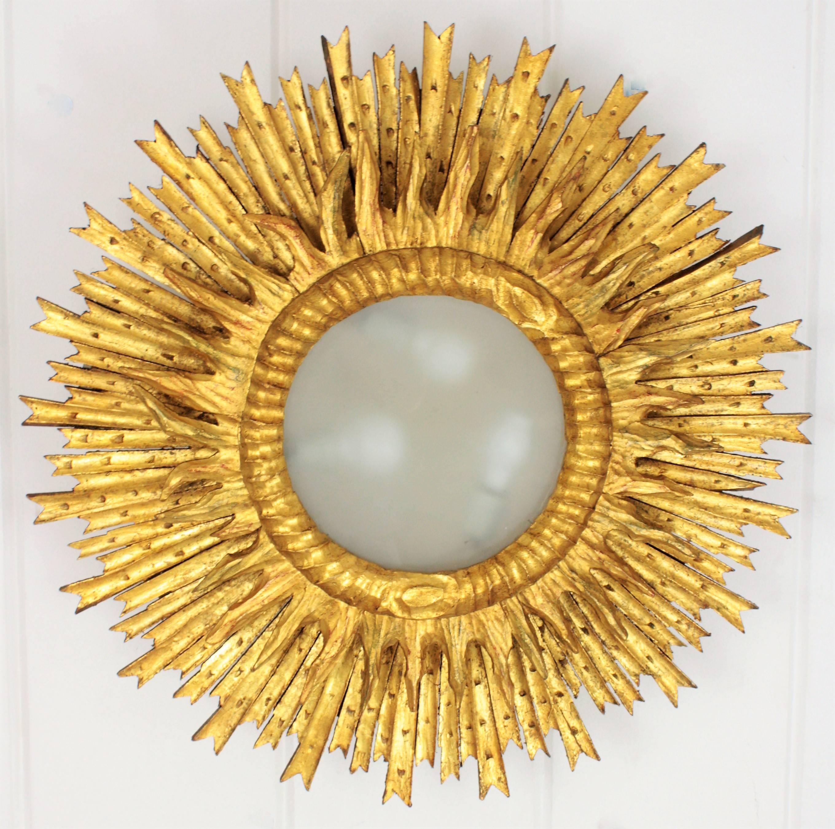 Giant Baroque Giltwood Sunburst Ceiling Light Fixture or Mirror, Spain, 1940s In Excellent Condition In Barcelona, ES