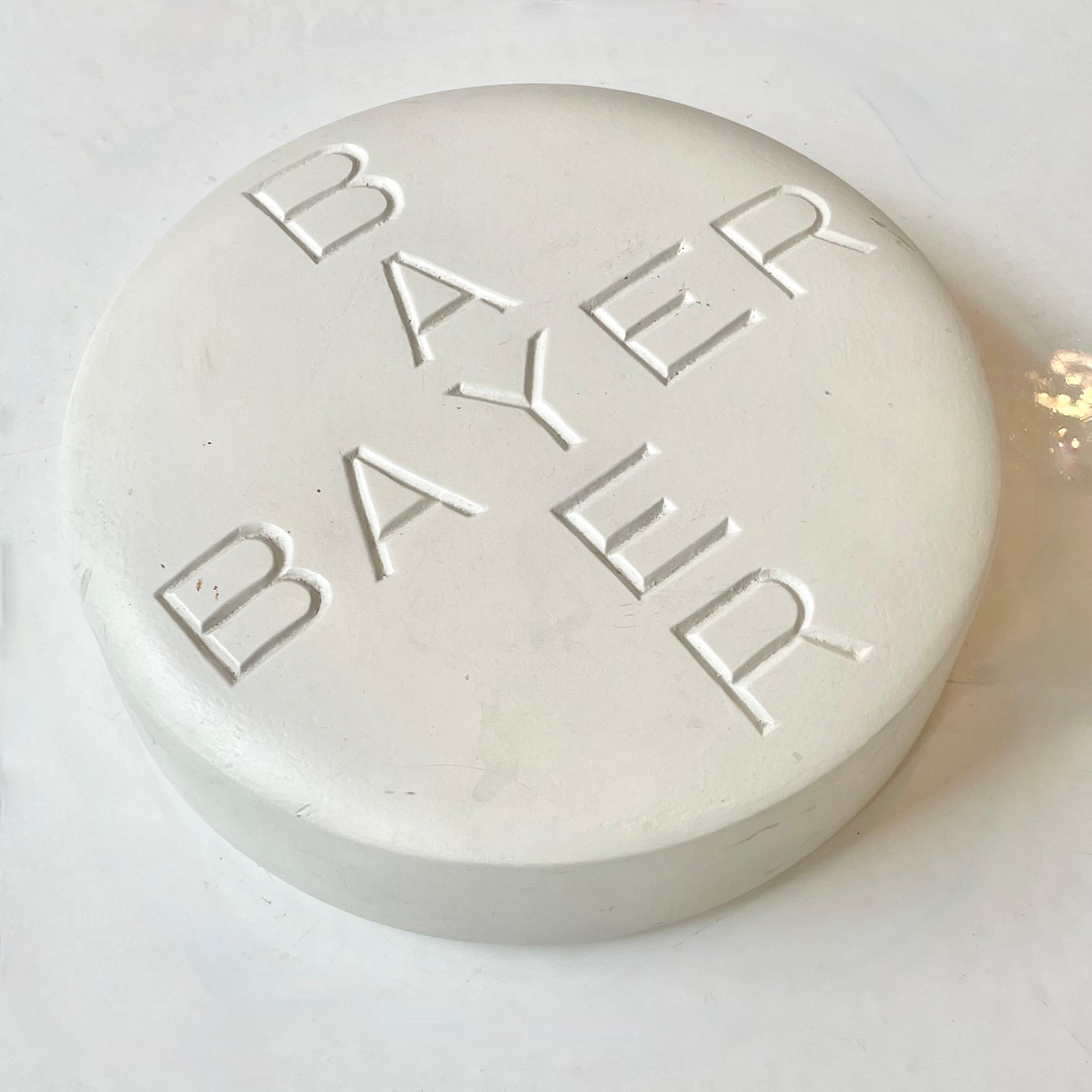 Américain Pilule Bayer géante Pop Art en vente