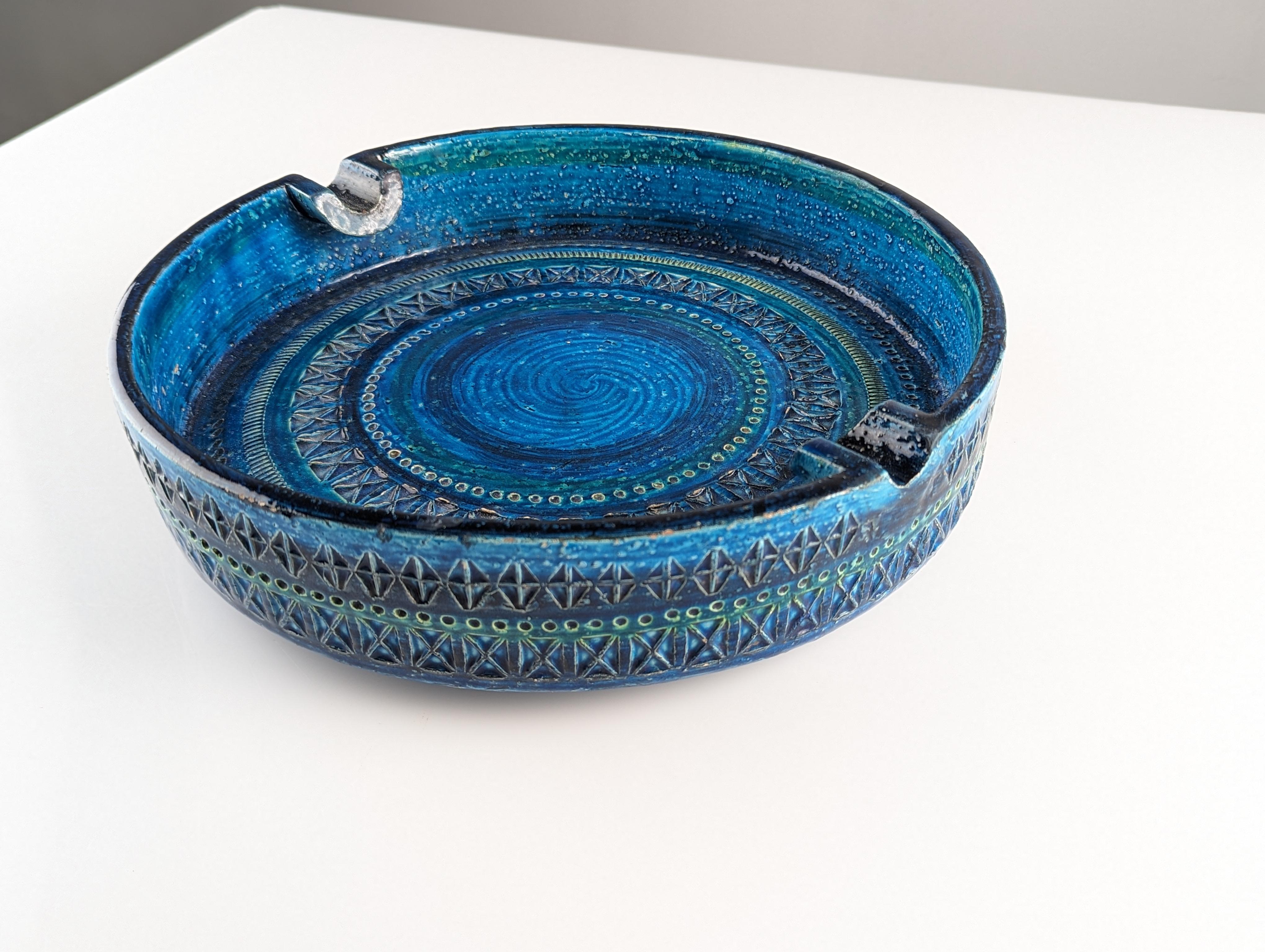Italian Giant blue ceramic ashtray by Aldo Londi for Bitossi For Sale