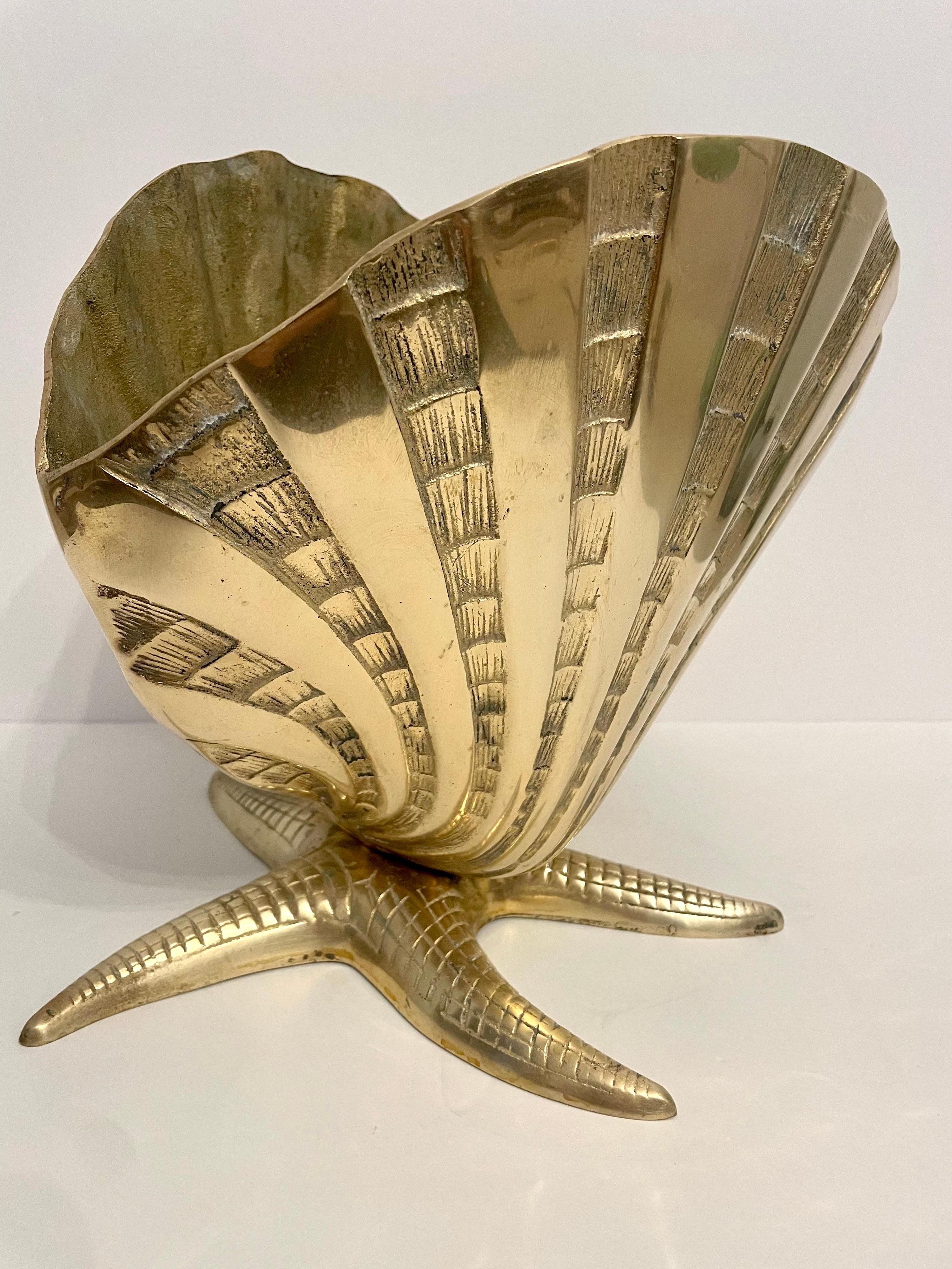 Giant Brass Nautical Clam Shell Seashell on Starfish Base Sculpture In Good Condition In New York, NY