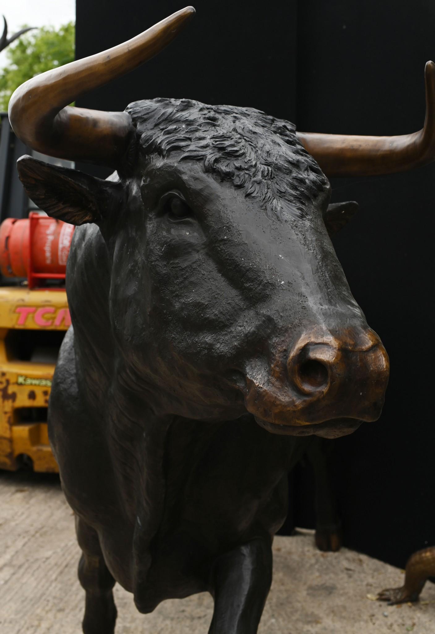 Giant Bronze Bull Statue Bullock Garden Animals In Good Condition In Potters Bar, GB