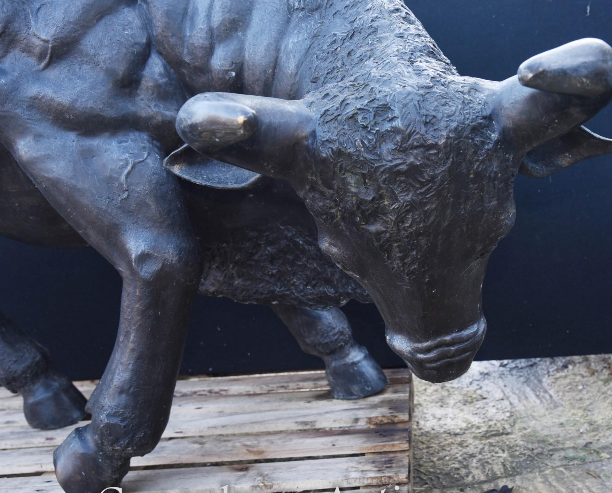 Estatua de Toro Gigante de Bronce - Bullock Animales de Jardín en Bueno estado para la venta en Potters Bar, GB