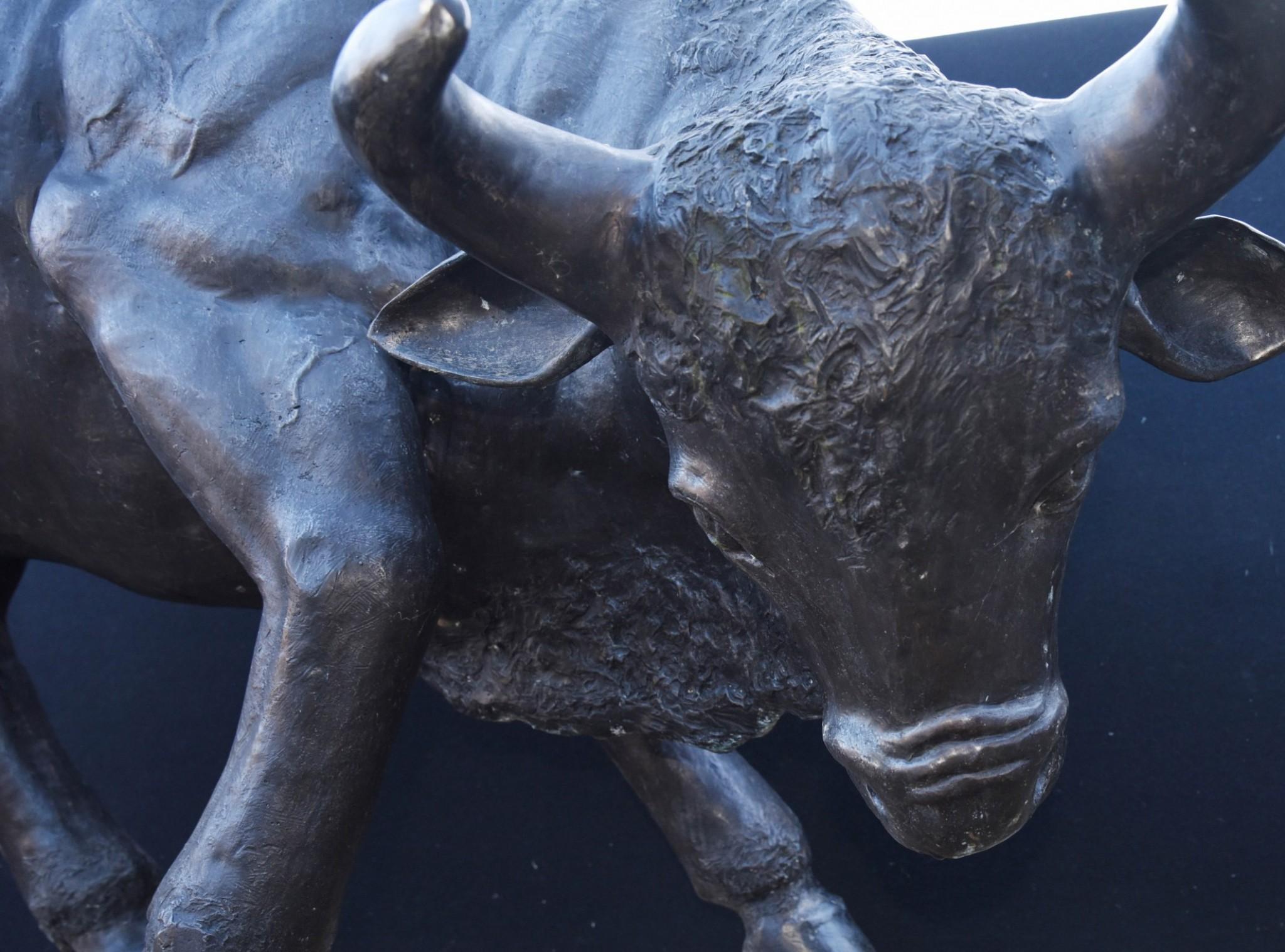 Estatua de Toro Gigante de Bronce - Bullock Animales de Jardín en venta 1