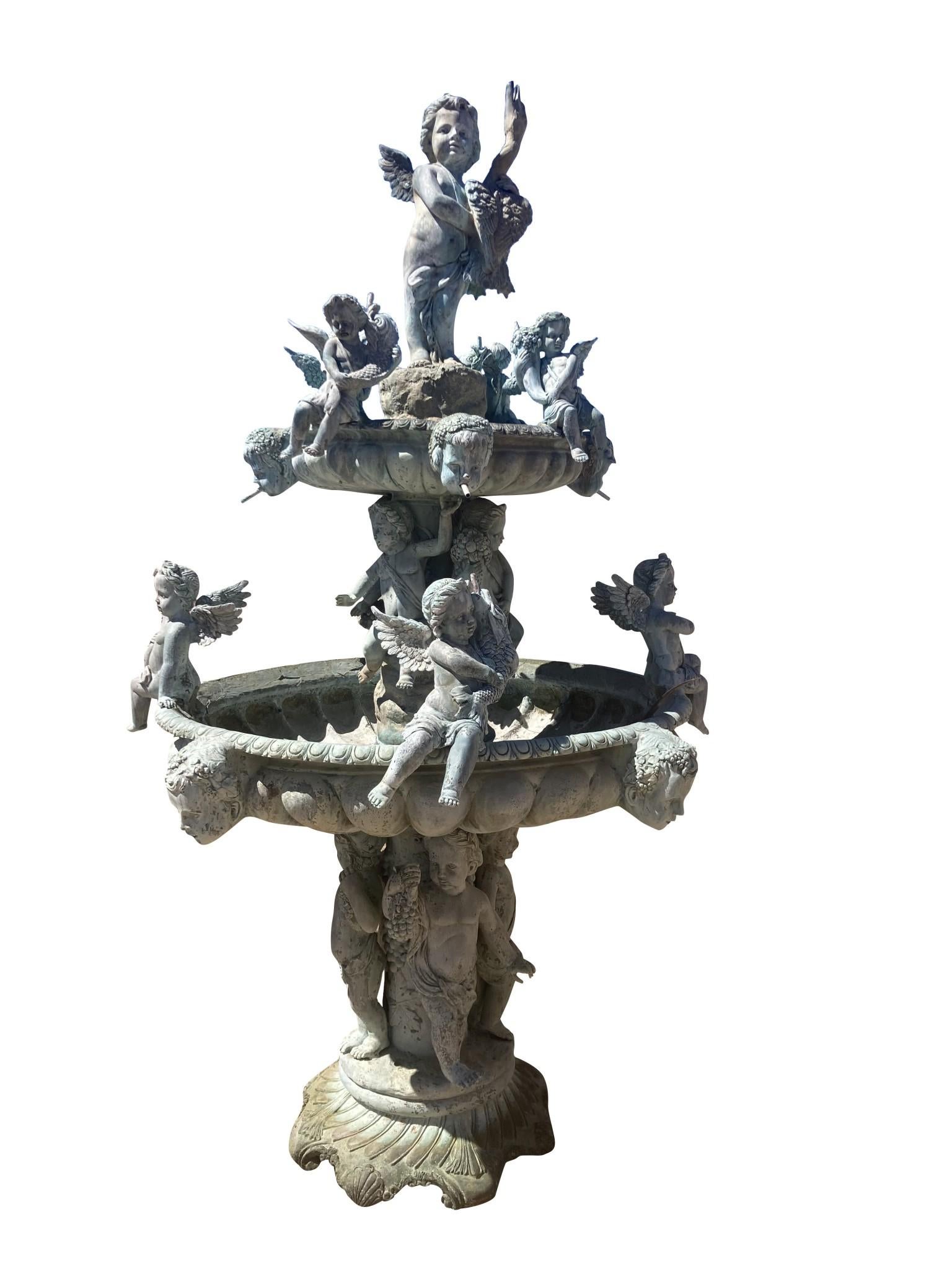 Fontana di bronzo gigante con cherubino italiano, acqua di rubinetto, Firenze In condizioni buone in vendita a Potters Bar, GB