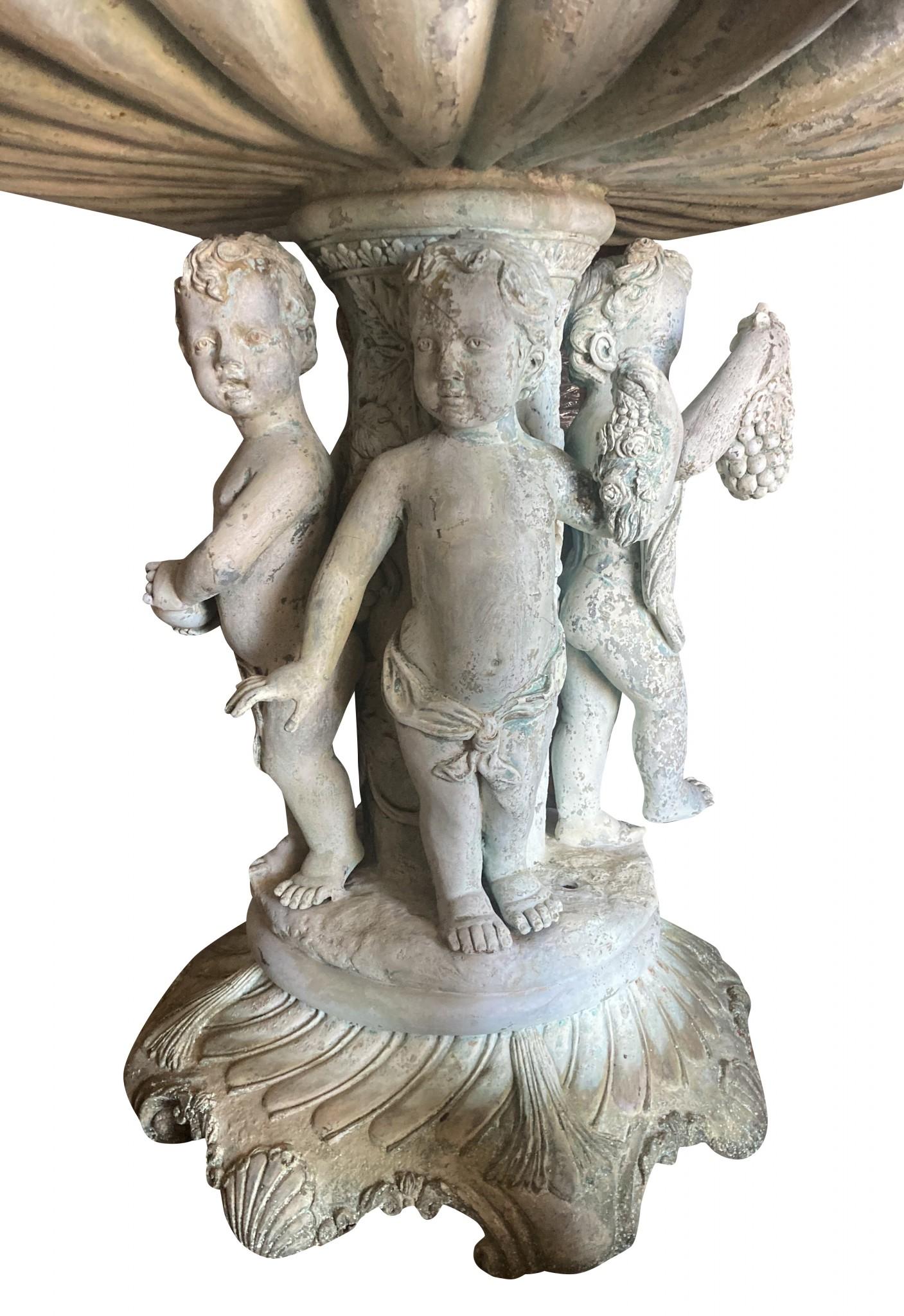 Bronzo Fontana di bronzo gigante con cherubino italiano, acqua di rubinetto, Firenze in vendita