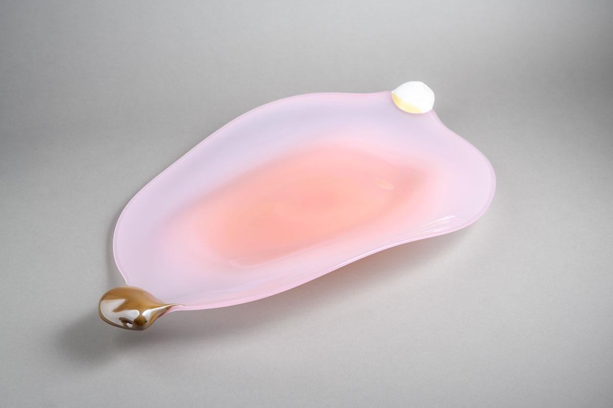 Giant Candy Tray by Helle Mardahl
Dimensions: D 60 x W 40 cm
Materials: glass

The Giant Candy Tray by Helle Mardahl is, with its soft wavy – almost flowing – shape, a candylicious piece with a timeless appearance. Designed as a functional art