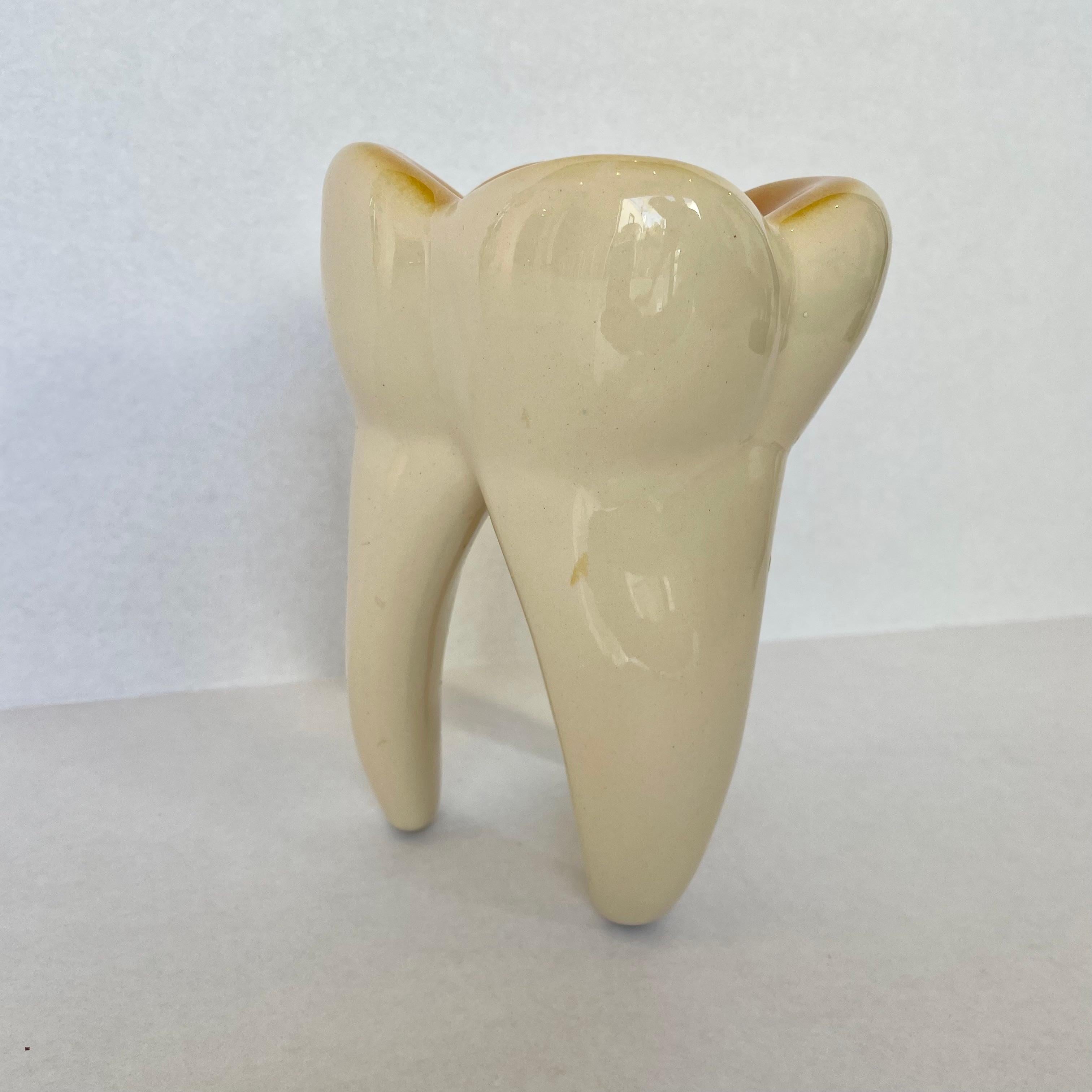 Giant Ceramic Tooth Catchall In Good Condition For Sale In Los Angeles, CA