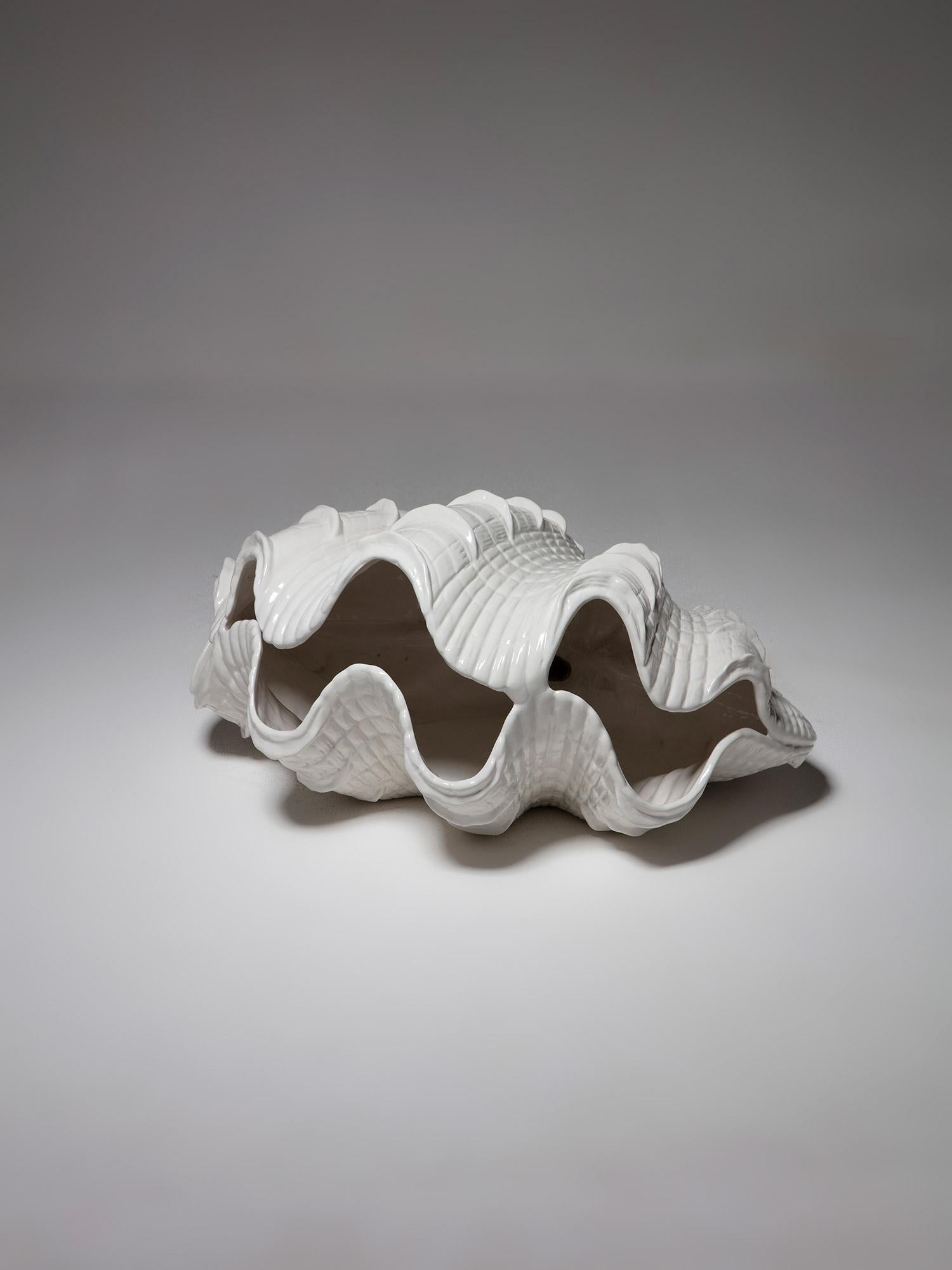 Italian Giant Clam Shell Ceramic Lamp by Studio Smania Milano, Iltaly, 1970s For Sale