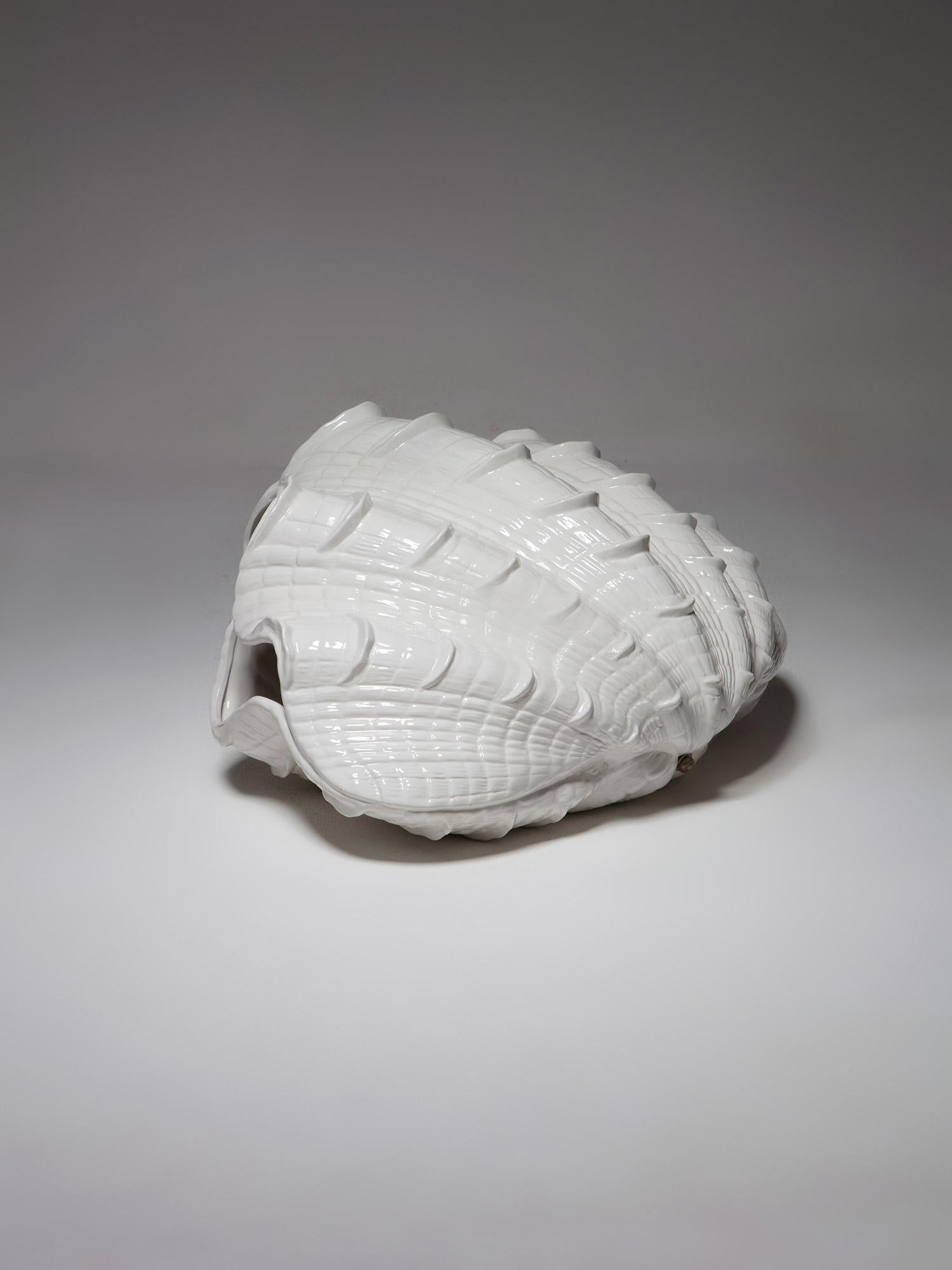 Giant Clam Shell Ceramic Lamp by Studio Smania Milano, Iltaly, 1970s For Sale 1