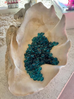 Coquillage géant avec perles de verre