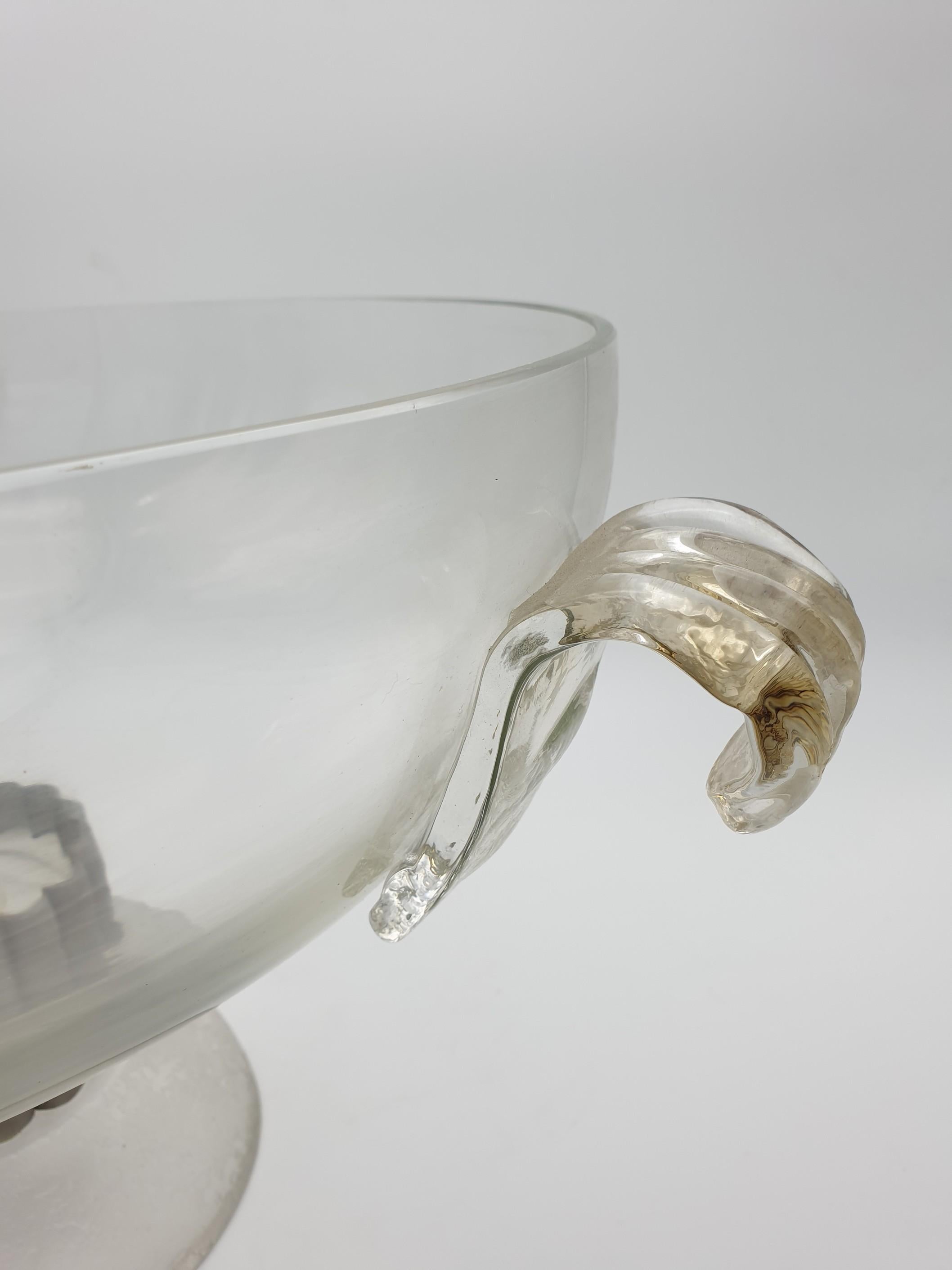 Giant Murano glass bowl by the glass factory Gino Cenedese e Figlio, a true piece of clean line and 