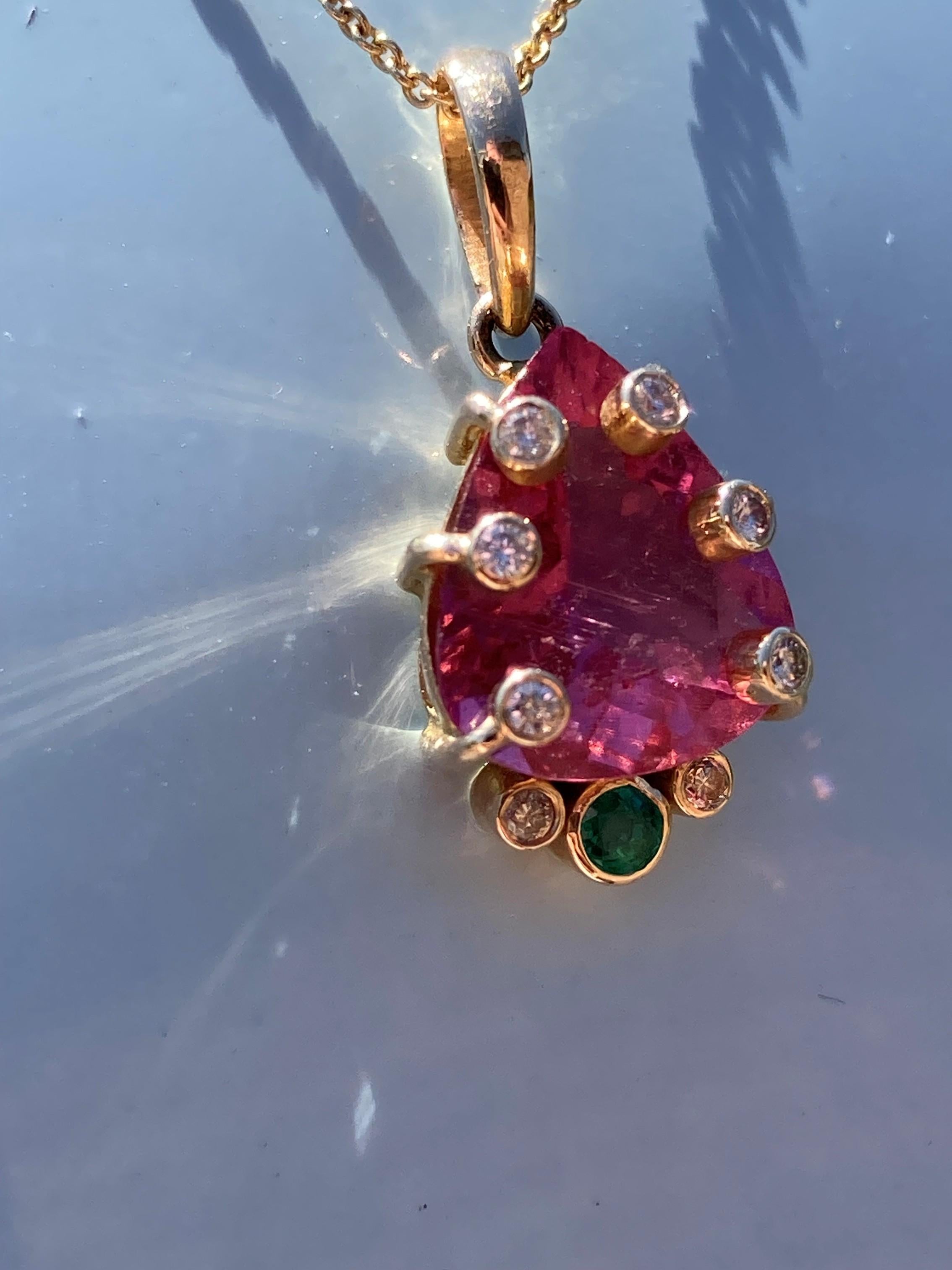 Collar Colgante Esmeralda Gigante Diamante y Turmalina Oro 14K en venta 3