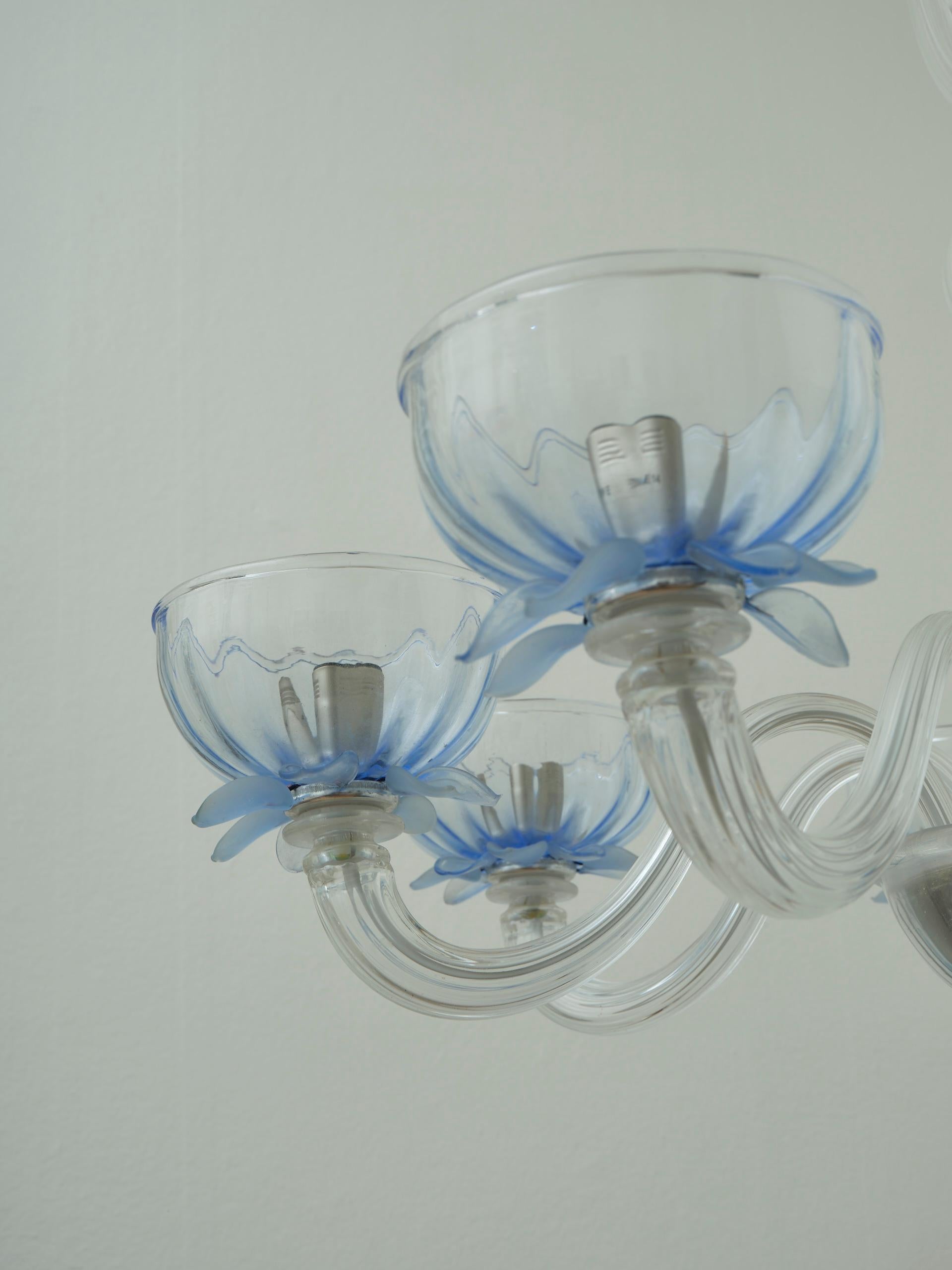 20th Century Giant European glass chandelier 8 arms blue details in the style of Murano For Sale