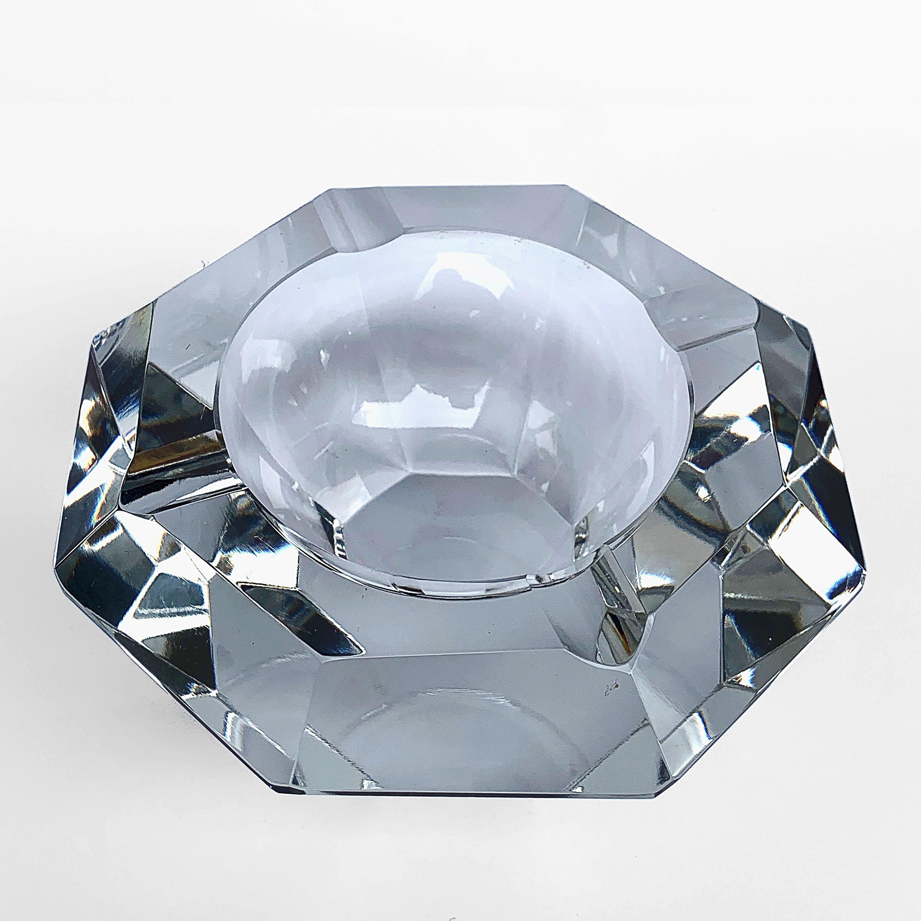 Große Flavio Poli-Schale aus facettiertem Muranoglas in Form eines Diamanten, Italien (20. Jahrhundert) im Angebot