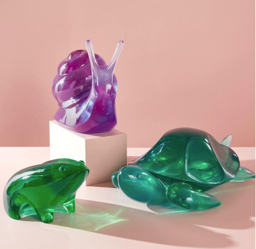 Américain Sculpture de grenouille géante en lucite verte en vente