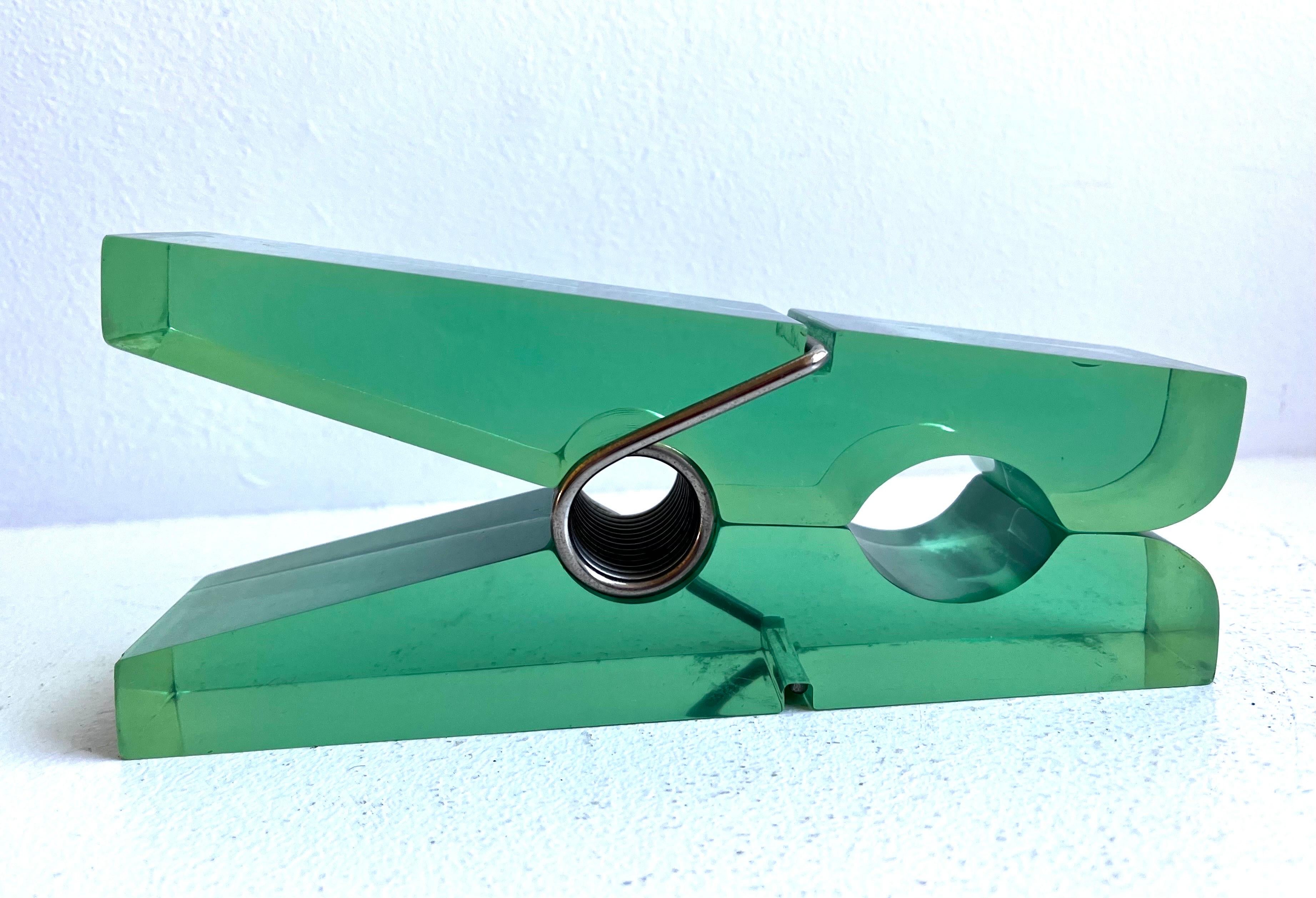 Graffetta gigante in acrilico verde nello stile di Claes Oldenburg degli anni '80 in vendita 6