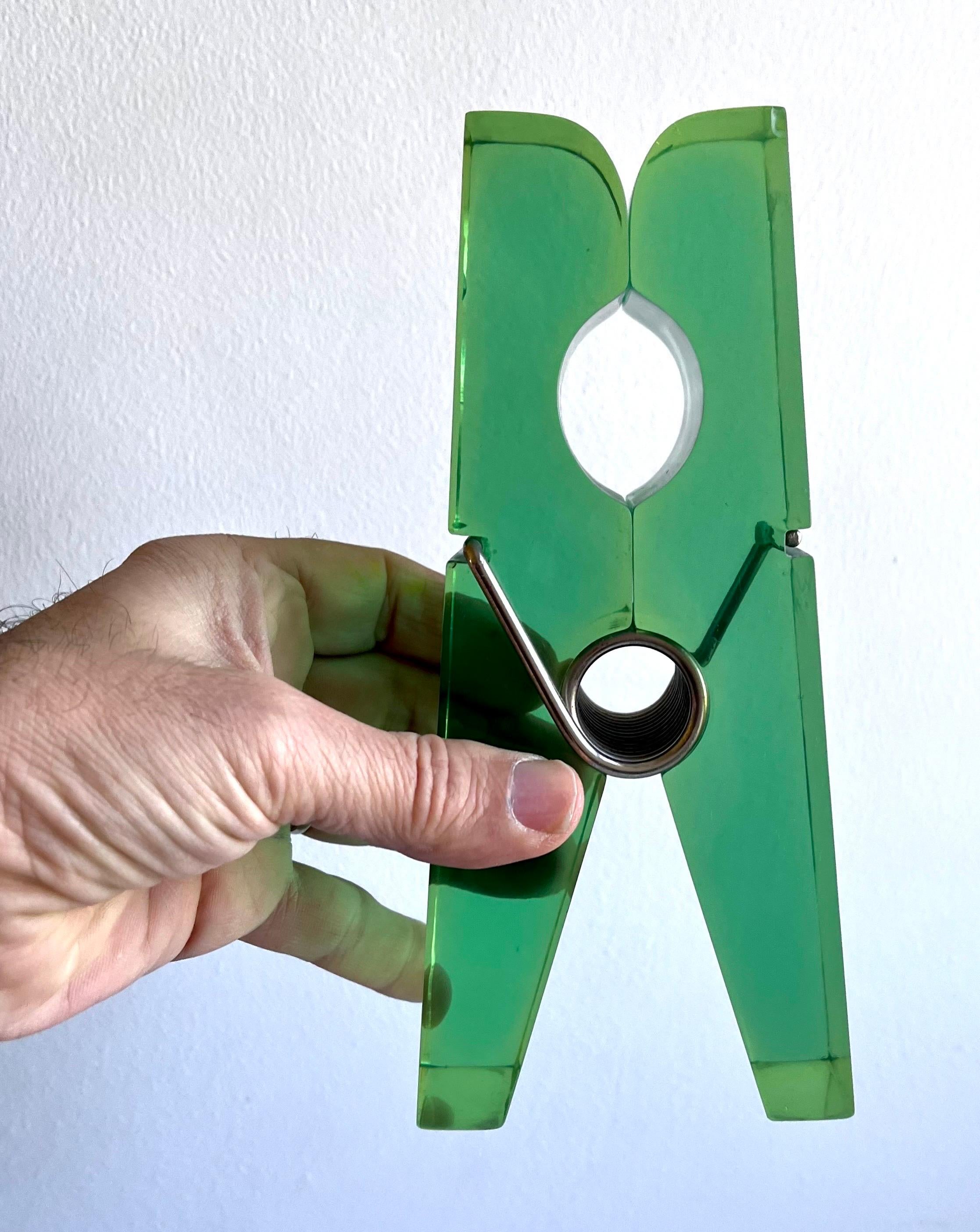 Acrilico Graffetta gigante in acrilico verde nello stile di Claes Oldenburg degli anni '80 in vendita