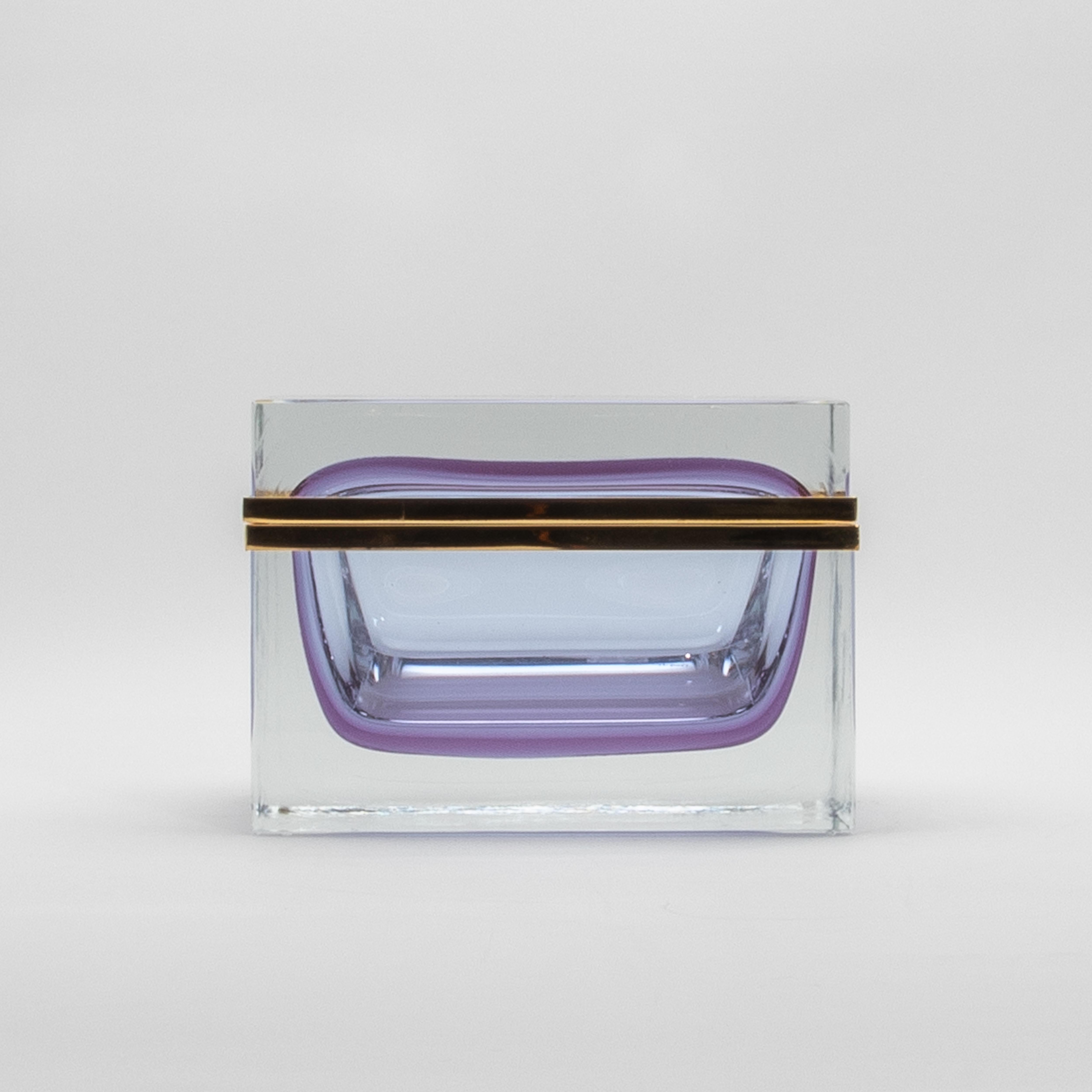 XXIe siècle et contemporain Arc géant en alexandrite soufflé à la main par Murano avec attaches en laiton en vente