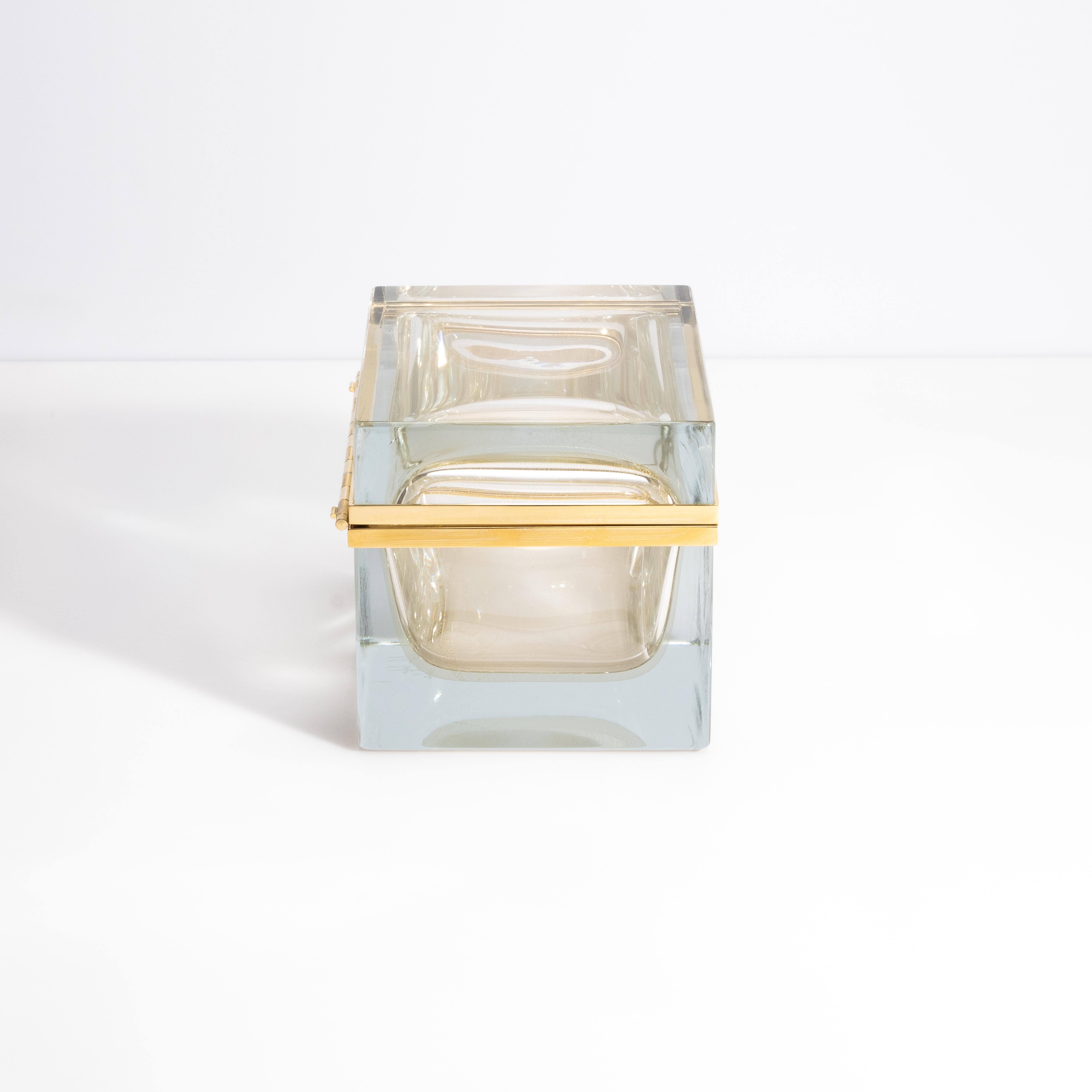 Caja gigante de cristal de Murano soplado a mano con motas de oro de 24 quilates Moderno en venta