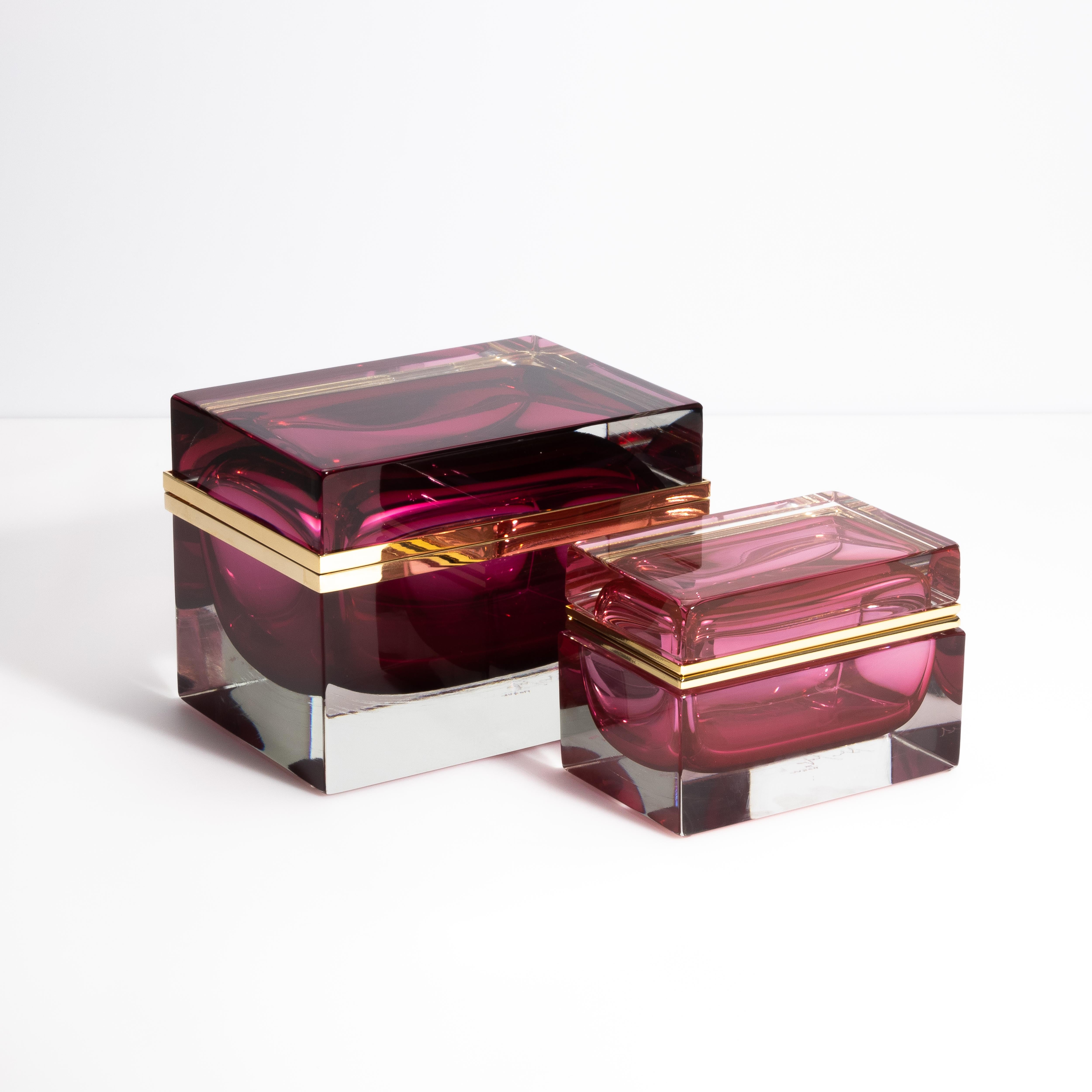 Caja Gigante de Cristal de Murano Soplado a Mano en Rubí con Herrajes de Latón 7