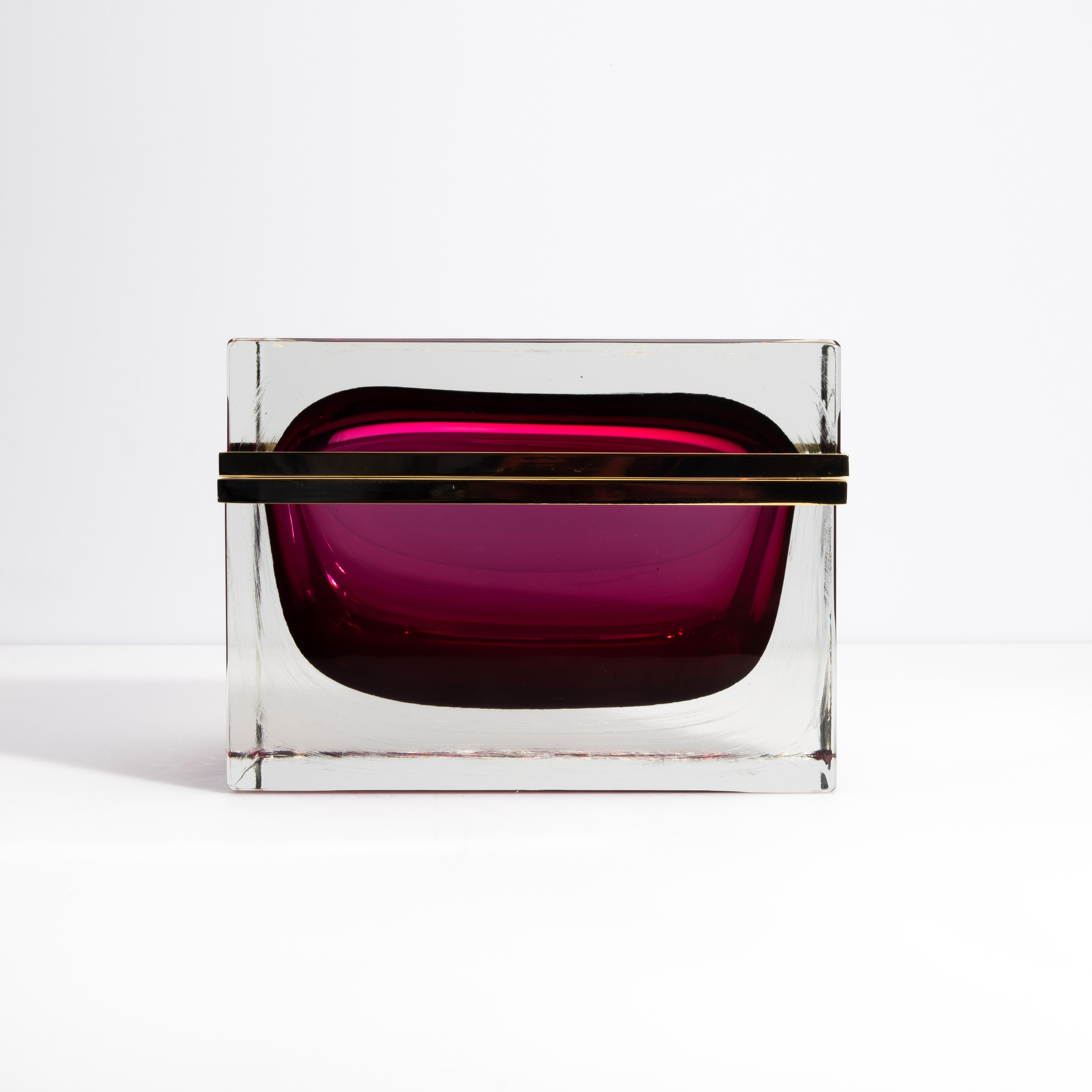 Caja Gigante de Cristal de Murano Soplado a Mano en Rubí con Herrajes de Lat�ón 1