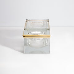Grande boîte en verre de Murano soufflé à la main, de couleur cristal, avec des bulles et des ferrures en laiton