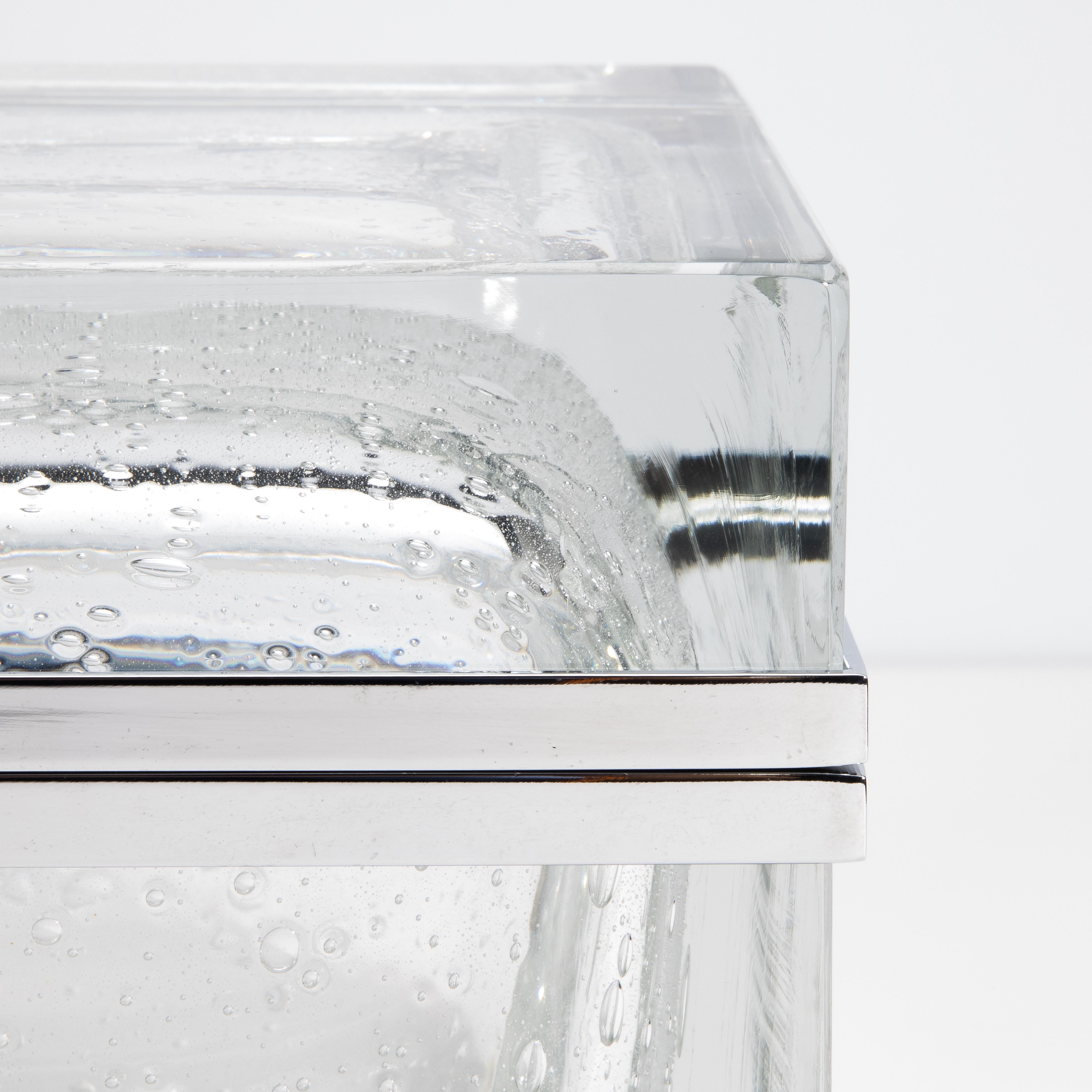 Caja gigante de cristal de Murano soplado a mano en cristal con burbujas y herrajes cromados en venta 1