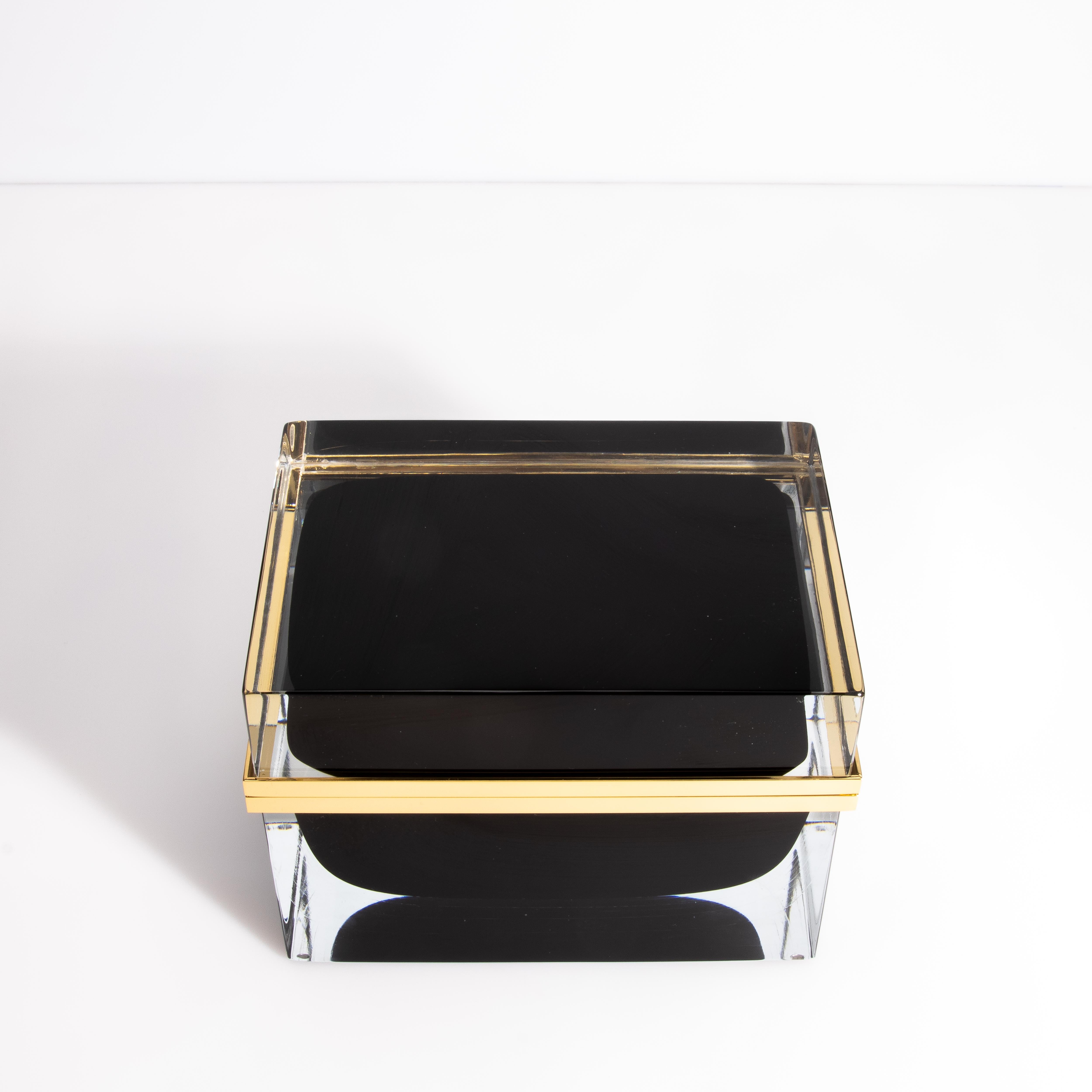 Caja gigante de cristal de Murano soplado a mano en negro ónice con herrajes de latón en venta 1