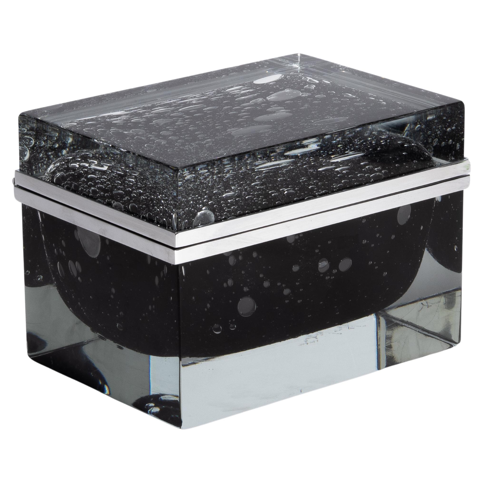 Caja Gigante de Cristal de Murano Soplado a Mano en Negro Ónice con Burbujas y Herrajes Cromados