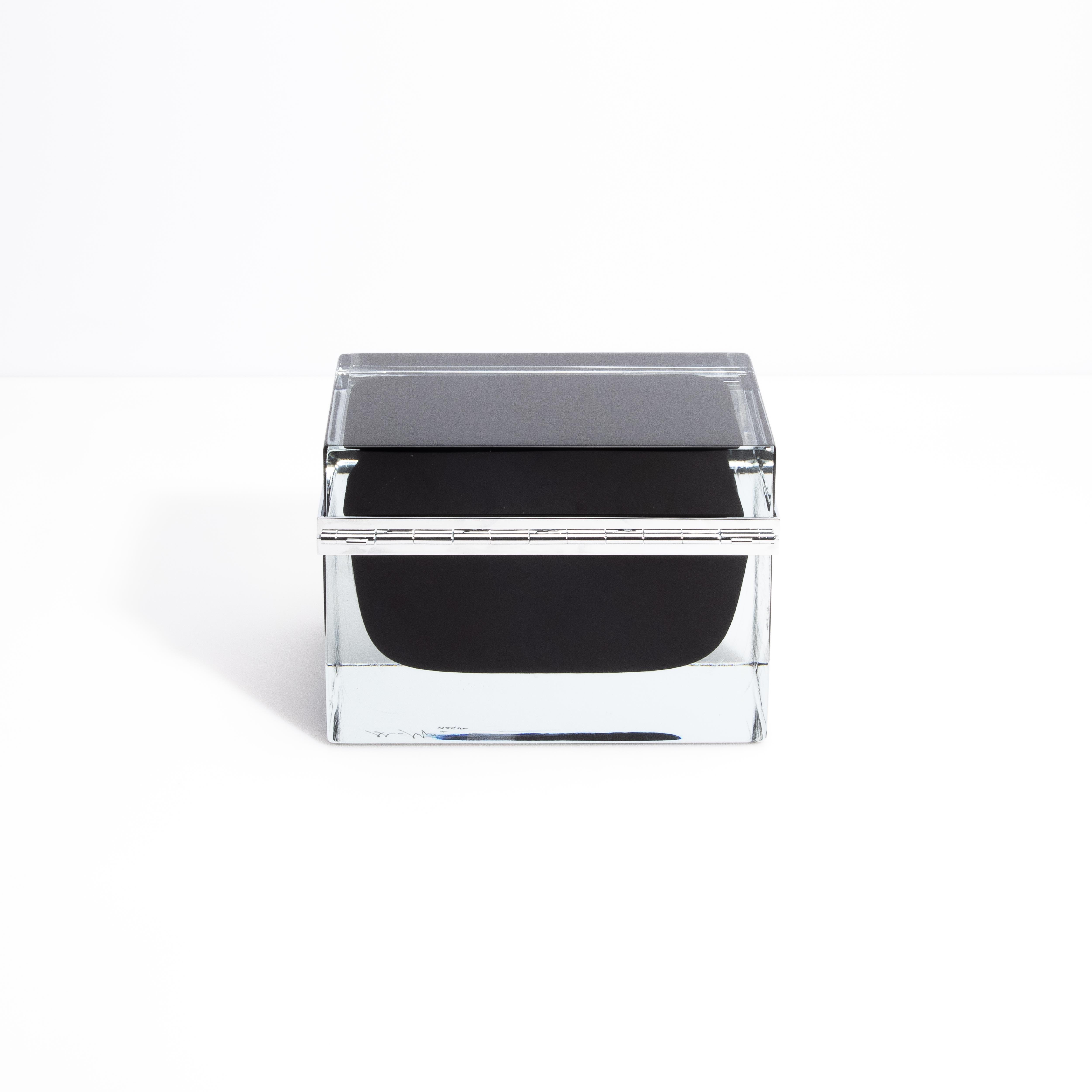 Caja Gigante de Cristal de Murano Soplado a Mano en Negro Ónice con Herrajes Cromados Moderno en venta