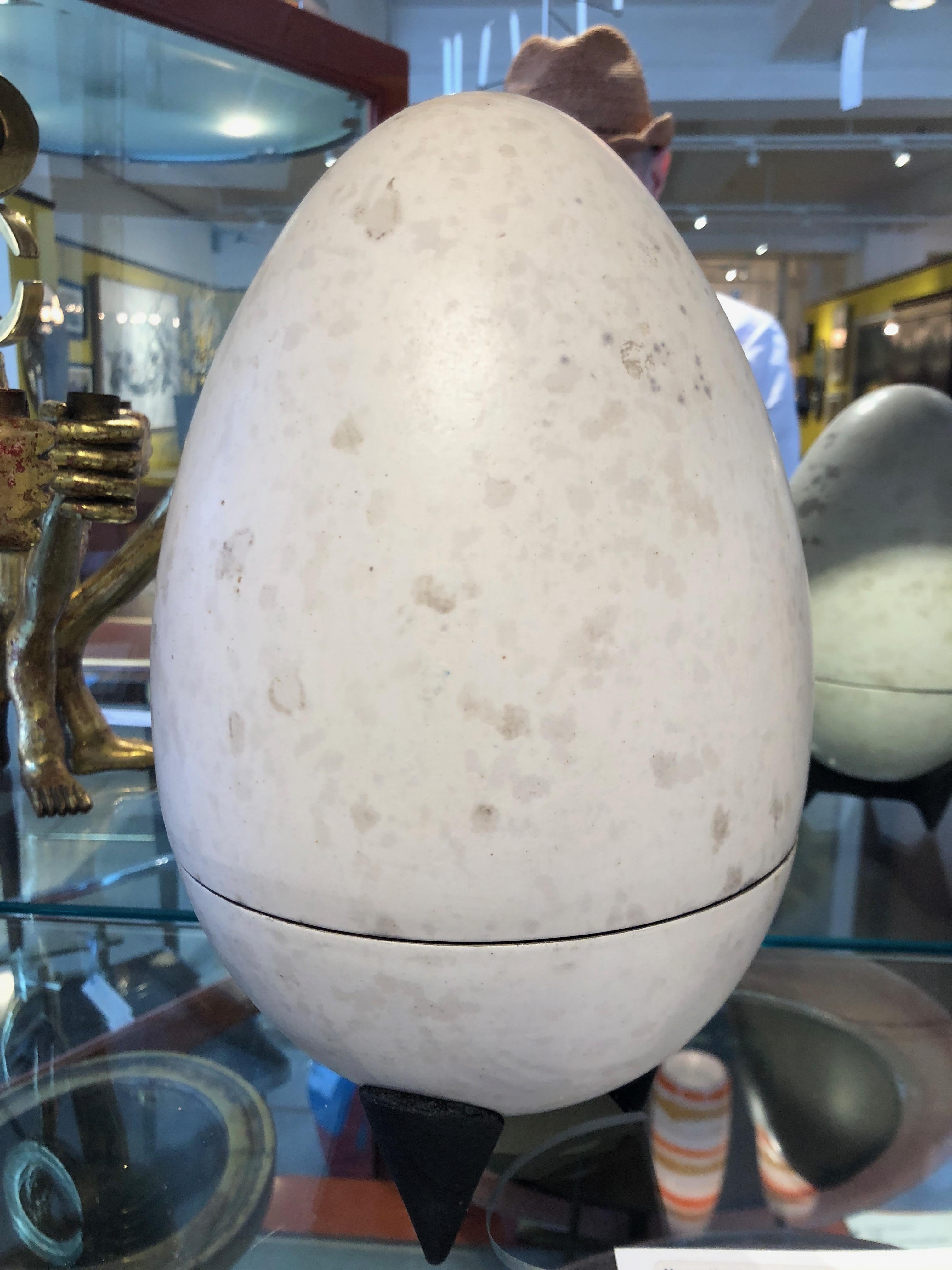 Riesige Hans Hedberg-Eierkästchen aus Keramik im Angebot 4