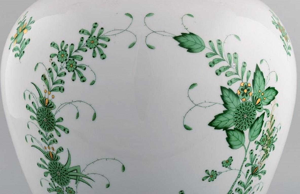 Giant Herend Chinesische Bouquet-Porzellanvase mit Deckel, Mitte des 20. Jahrhunderts im Angebot 1