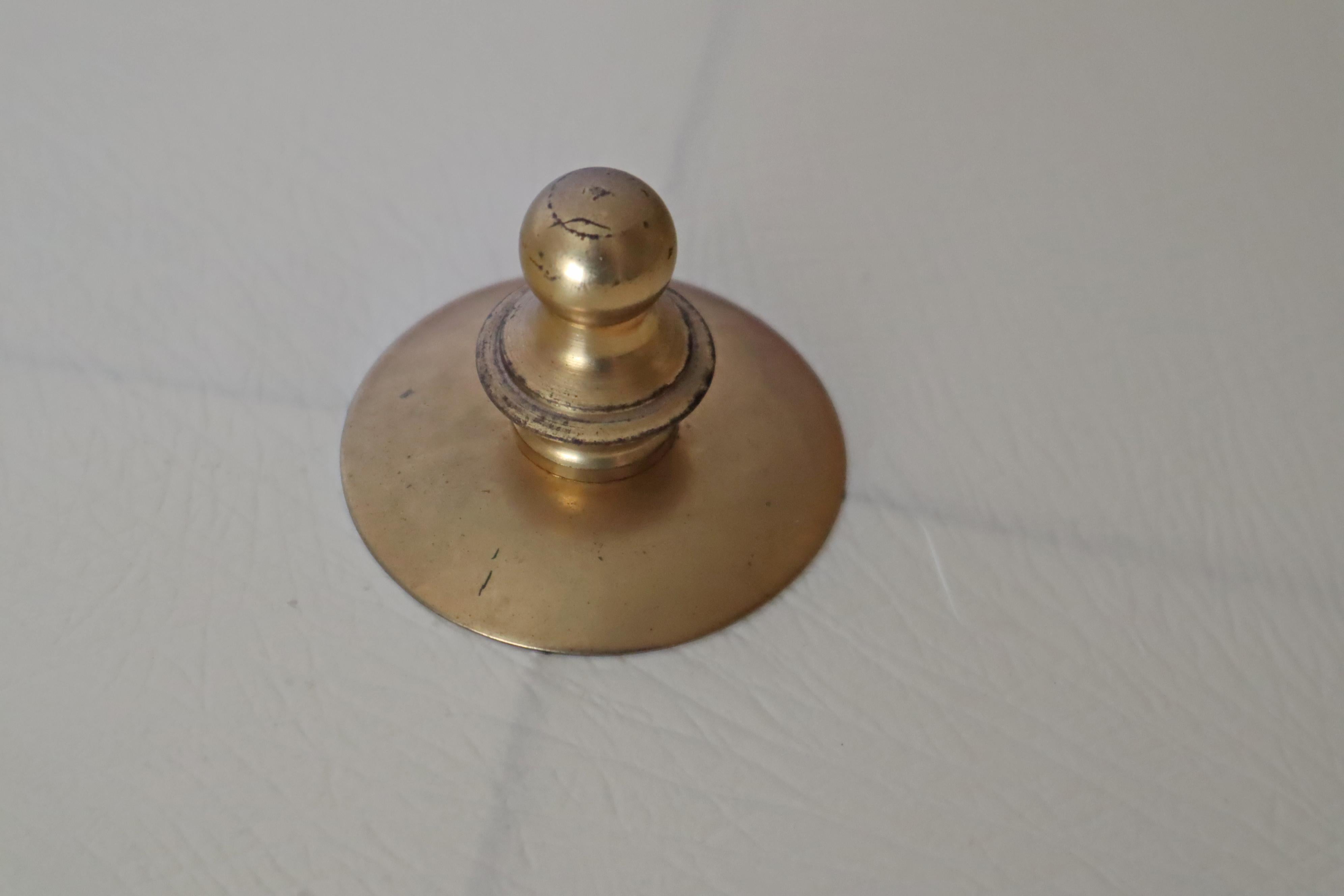 Lampe de table géante Hollywood Regency en cuir et laiton en vente 4