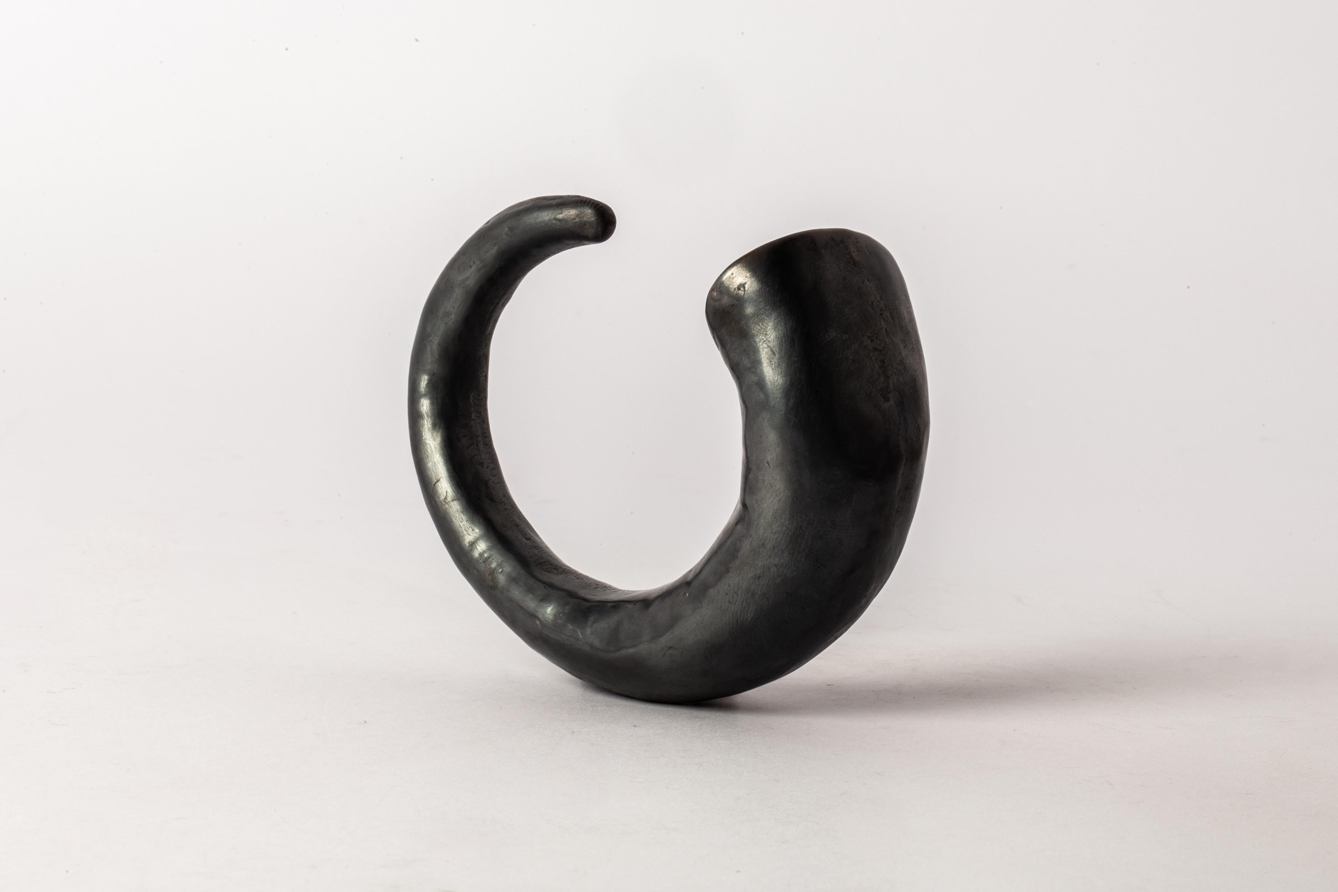 Giant Horn Bracelet (Hoof Set, Mega Pavé, KA+DIA) For Sale 1