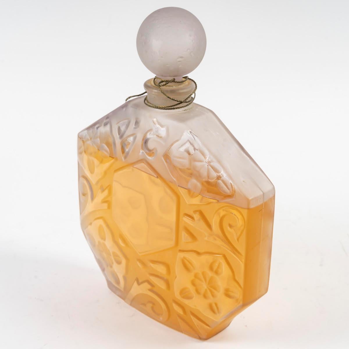 Mid-Century moderno Bottiglia di profumo gigante di Lalique, 1960-1970, Bottiglia gigante. in vendita