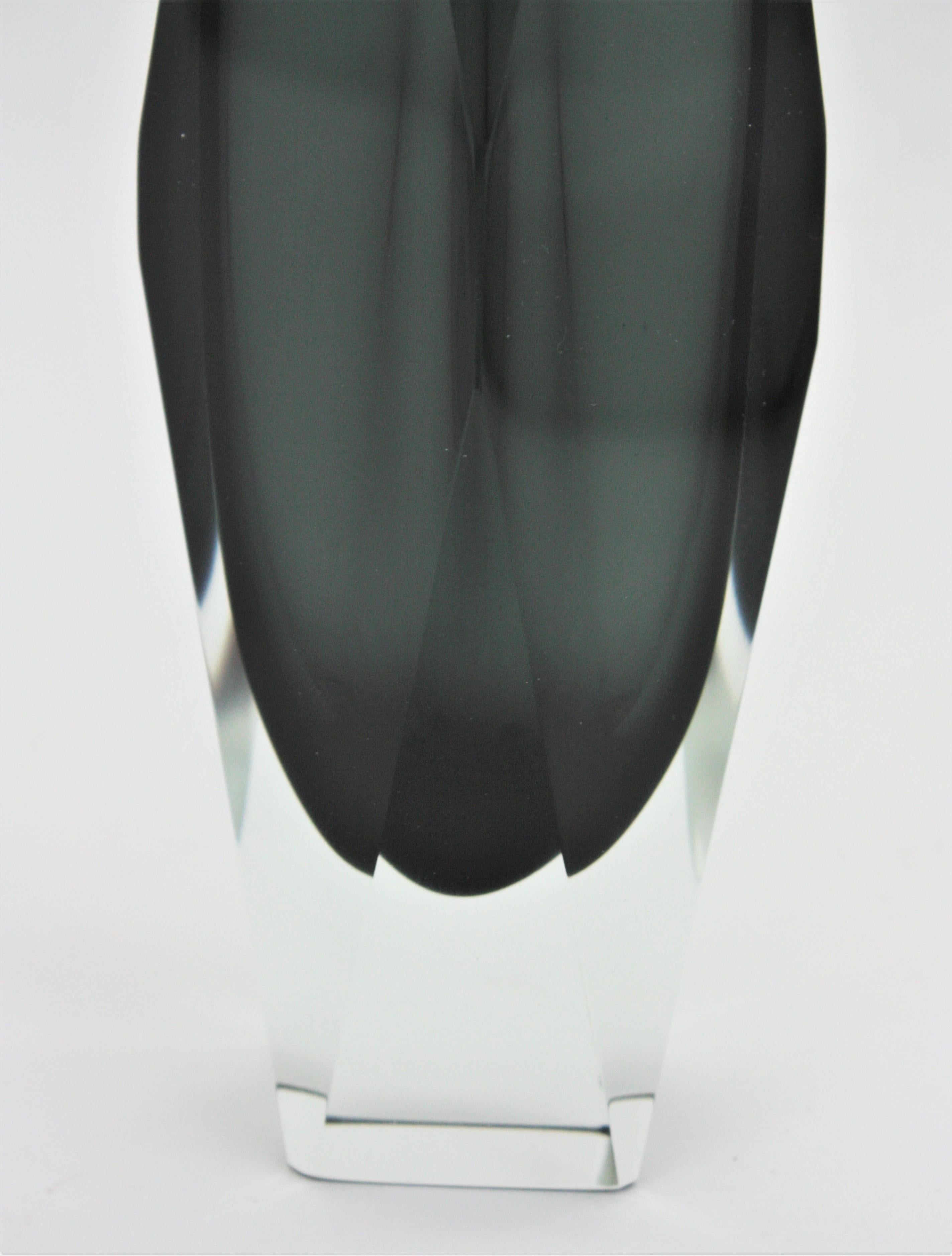 Giant Mandruzzato Murano Sommerso Smoked Grey Clear Faceted Art Glass Vase For Sale 4