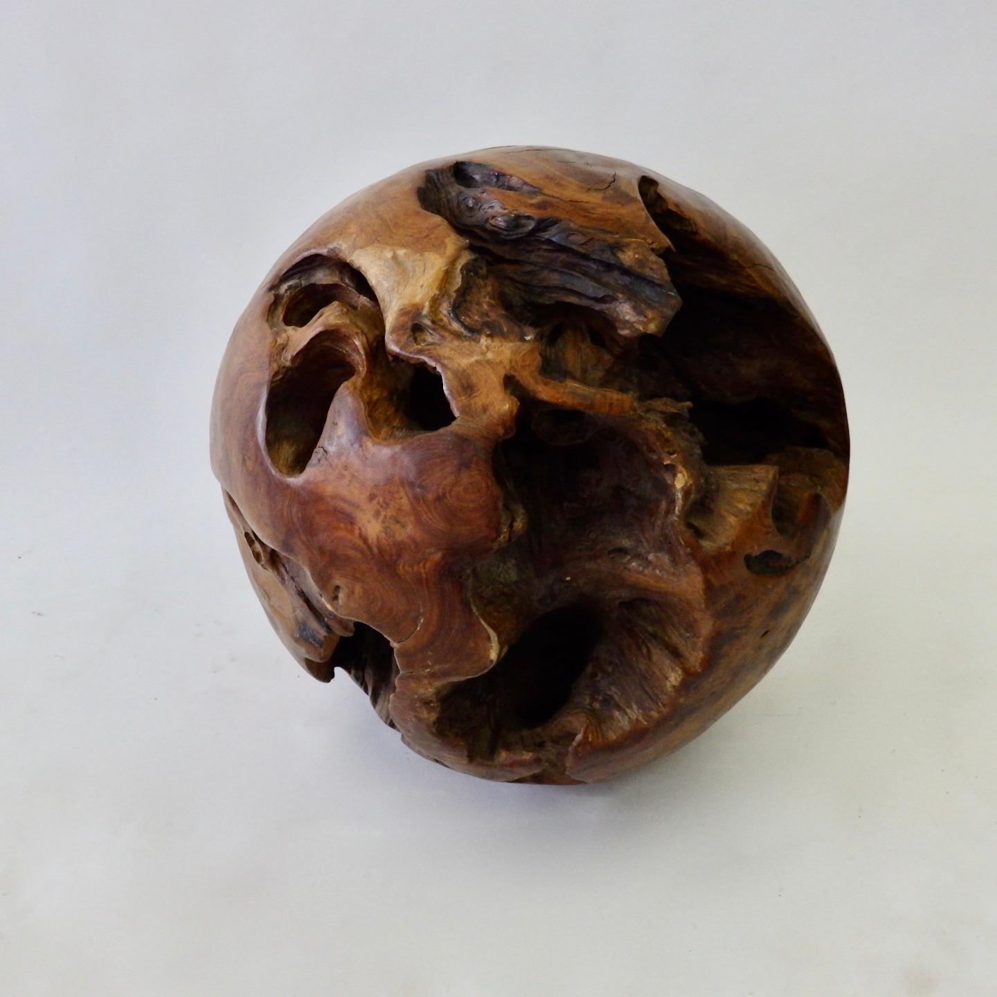 Giant Organic and Natural Wood Burl Ball In Good Condition For Sale In Ferndale, MI