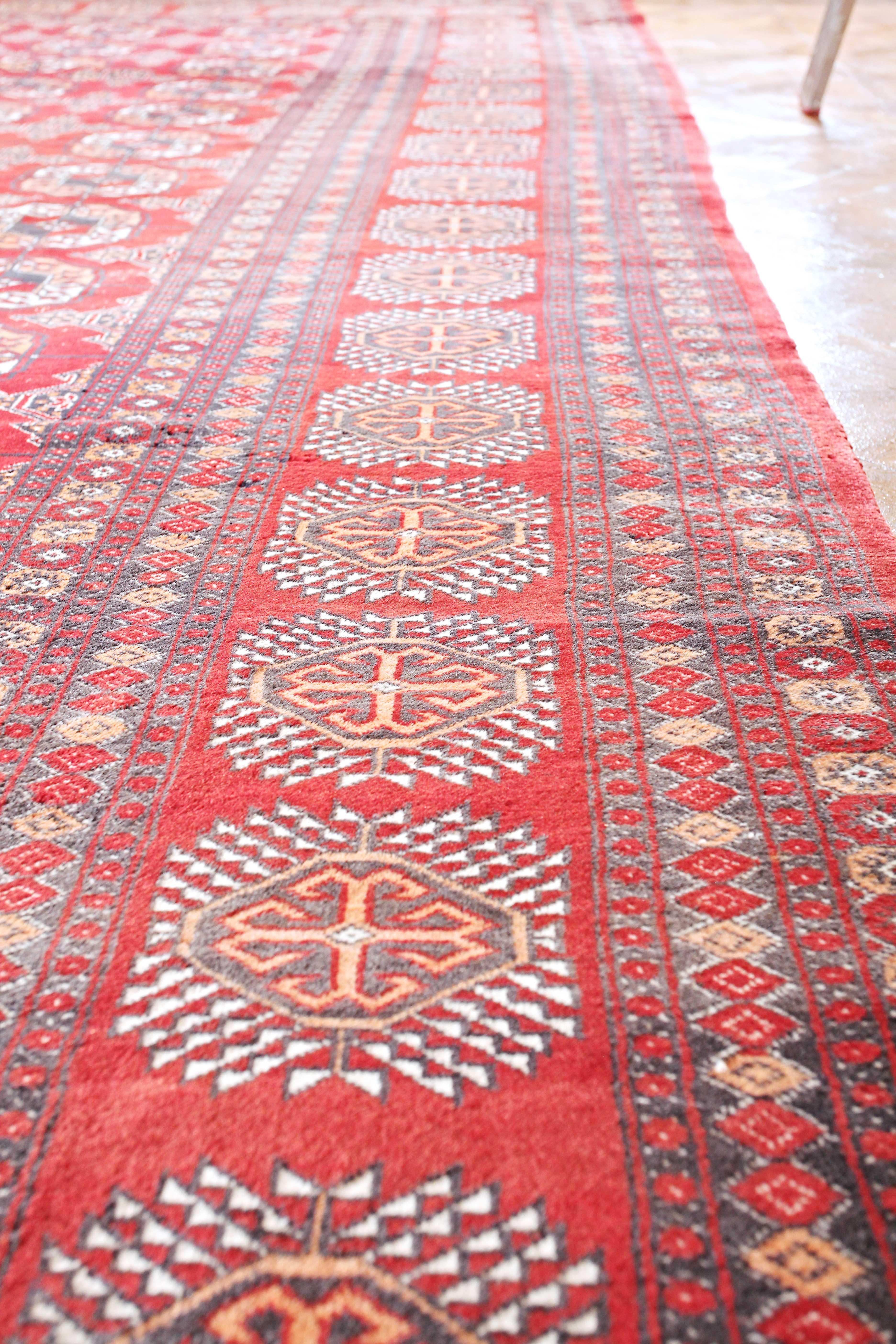Giant oriental carpet from Pakistan 457 X 315 cm In Good Condition For Sale In STRAČOV, CZ