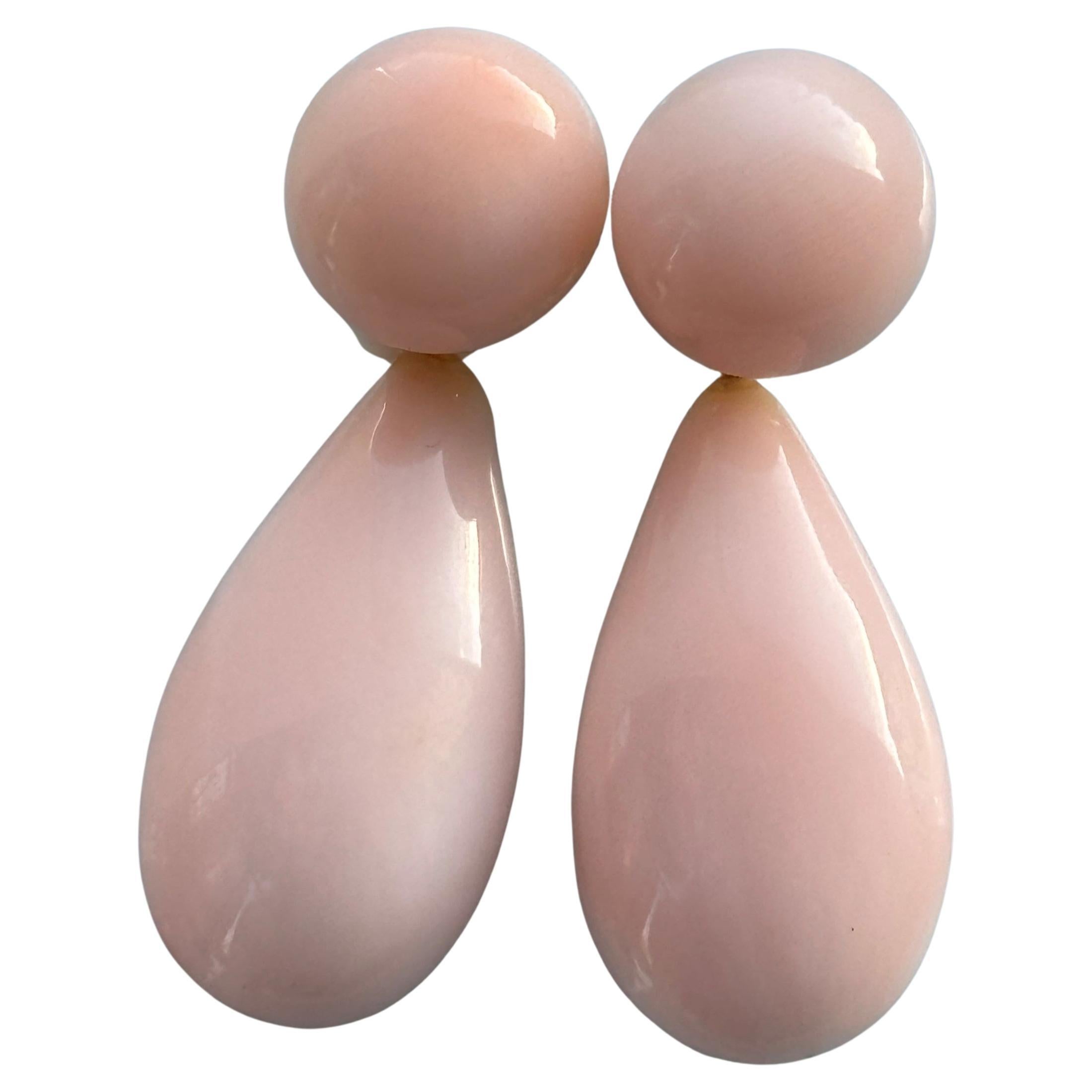 Riesige rosa Engelshaut-Koralle 18K Gelbgold Tropfenohrringe im Angebot