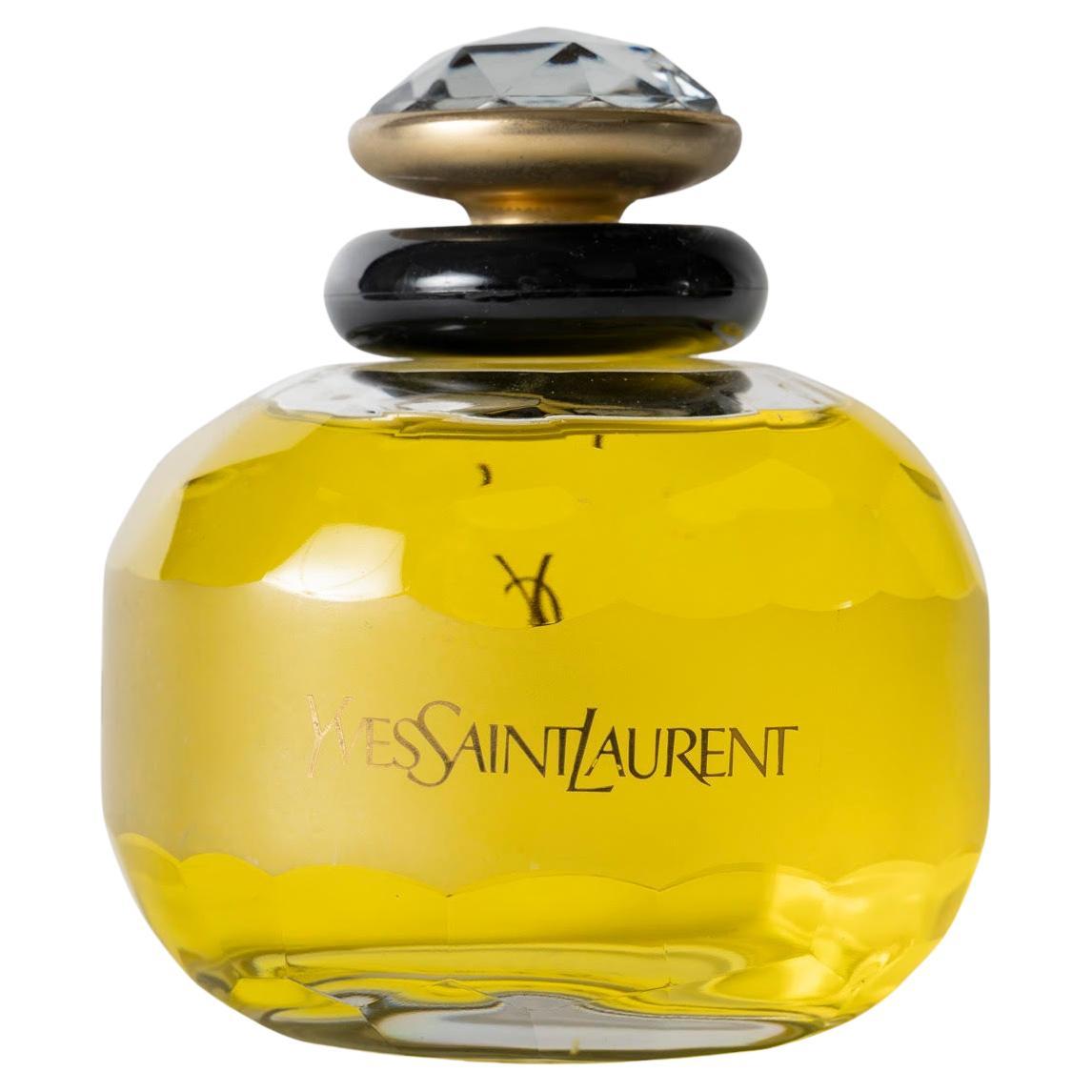 Botella gigante de perfume promocional, Yves Saint Laurent, París. en venta