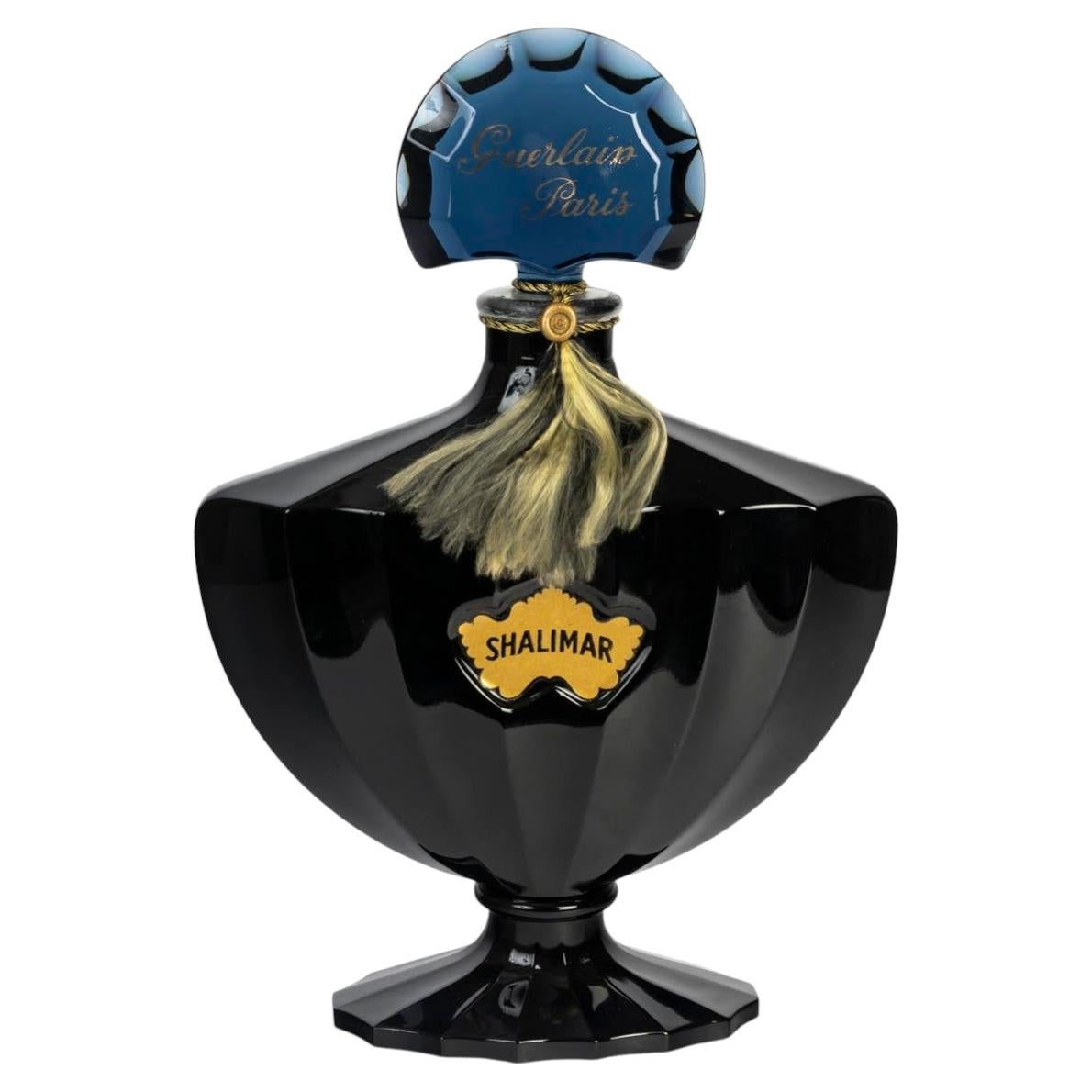 Réplica gigante del frasco de perfume Shalimar, Guerlain, París. en venta
