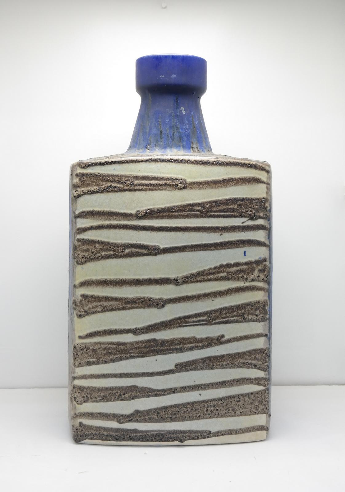 Giant Scheurich iconic zig zag vase -blue sand & beige glazed ceramic, 1970's.