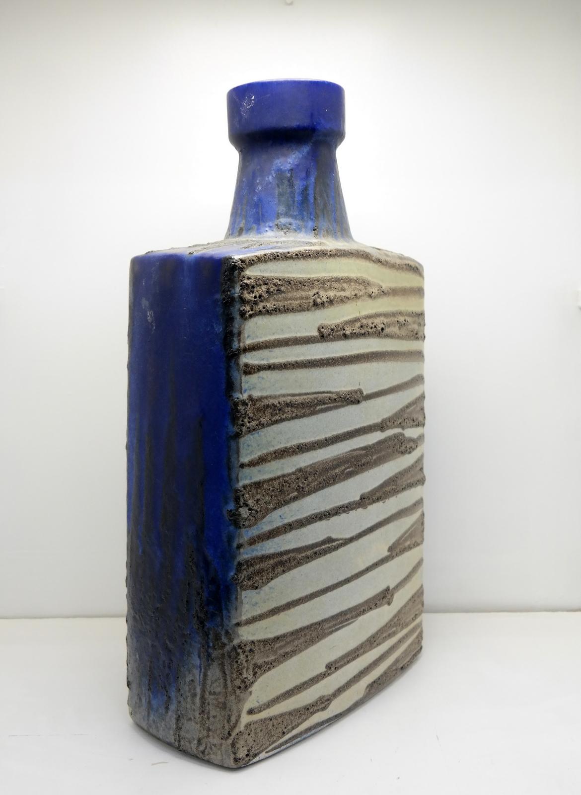 Mid-Century Modern Giant Scheurich Iconic Zig Zag Vase, Blue Sand & Beige Glazed Ceramic, 1970's For Sale
