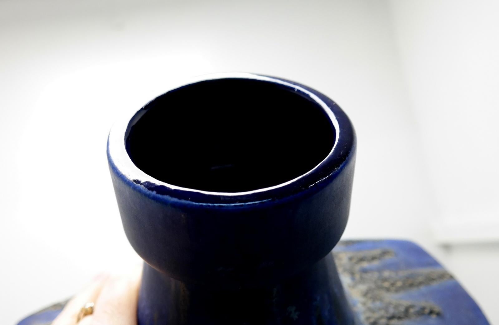 Giant Scheurich Iconic Zig Zag Vase, Blue Sand & Beige Glazed Ceramic, 1970's For Sale 3